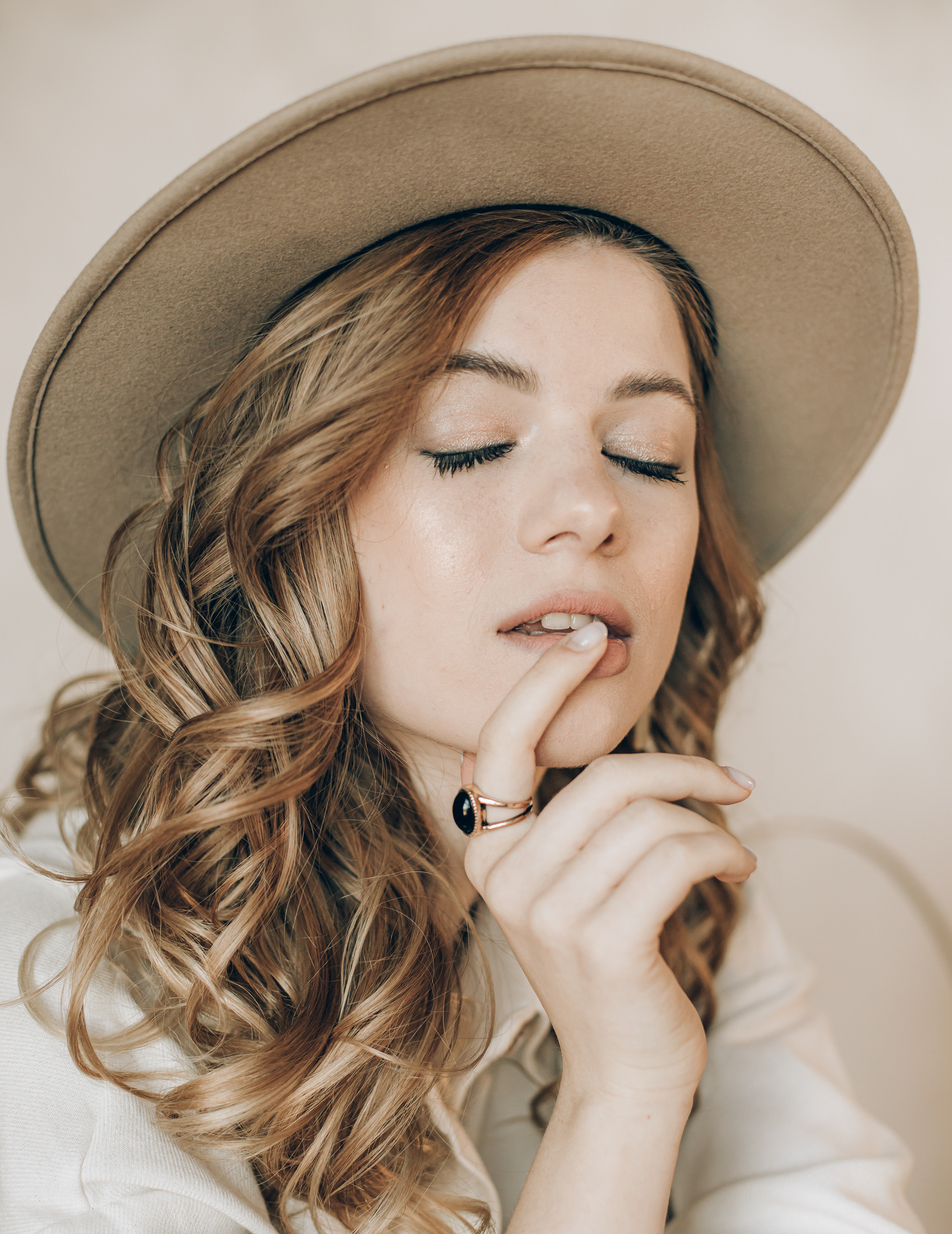 Весна в студии. Свадебный и семейный фотограф в Краснодаре и крае