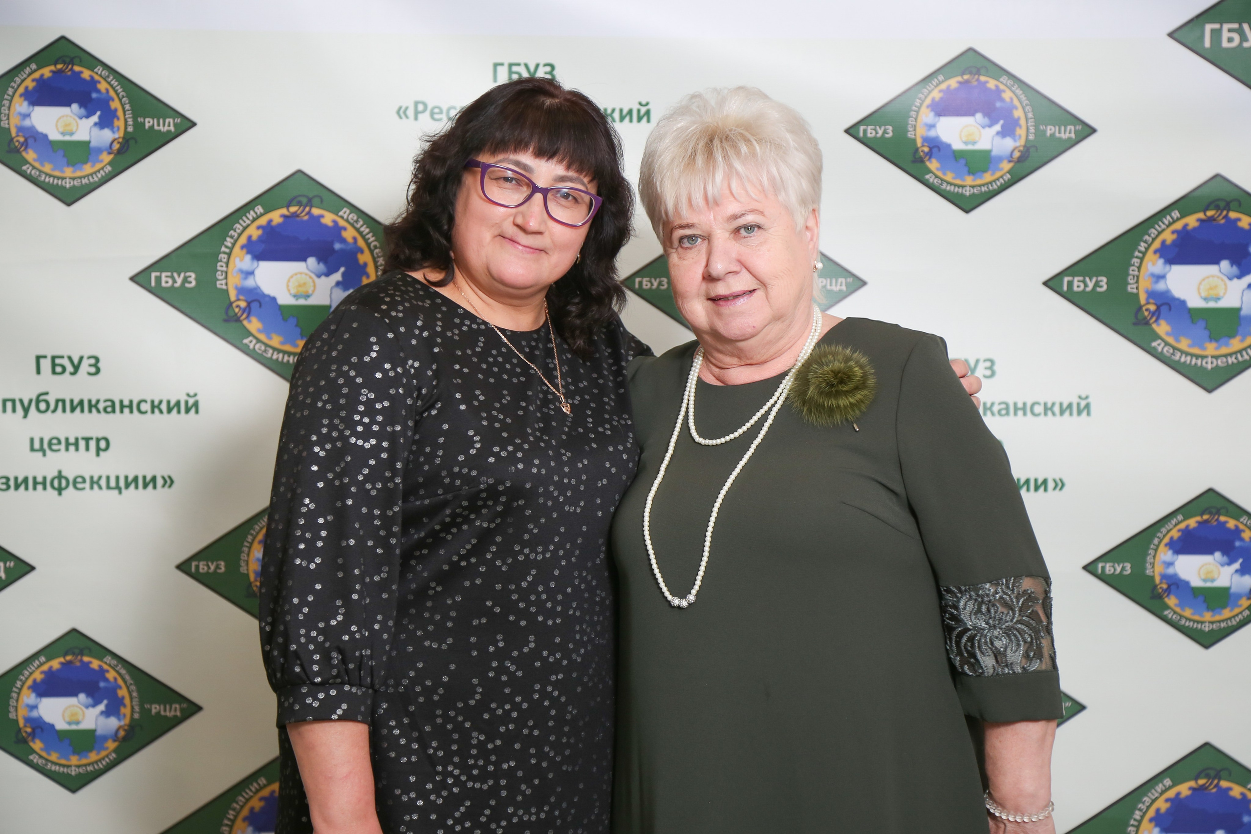 Печать фото на мероприятие день в день. Фото гостям