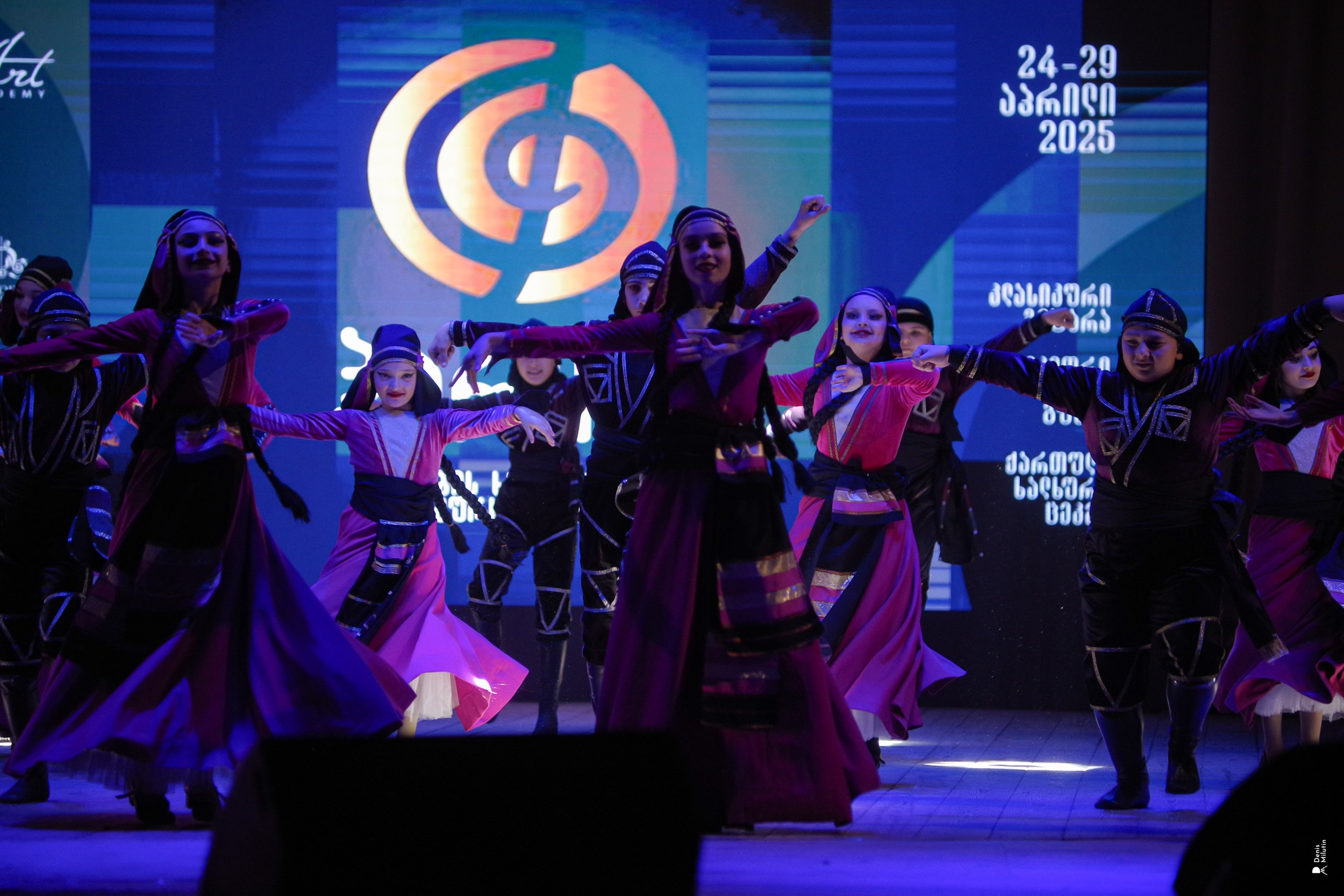 Танцы в Хоби. Портретный фотограф Денис Милютин