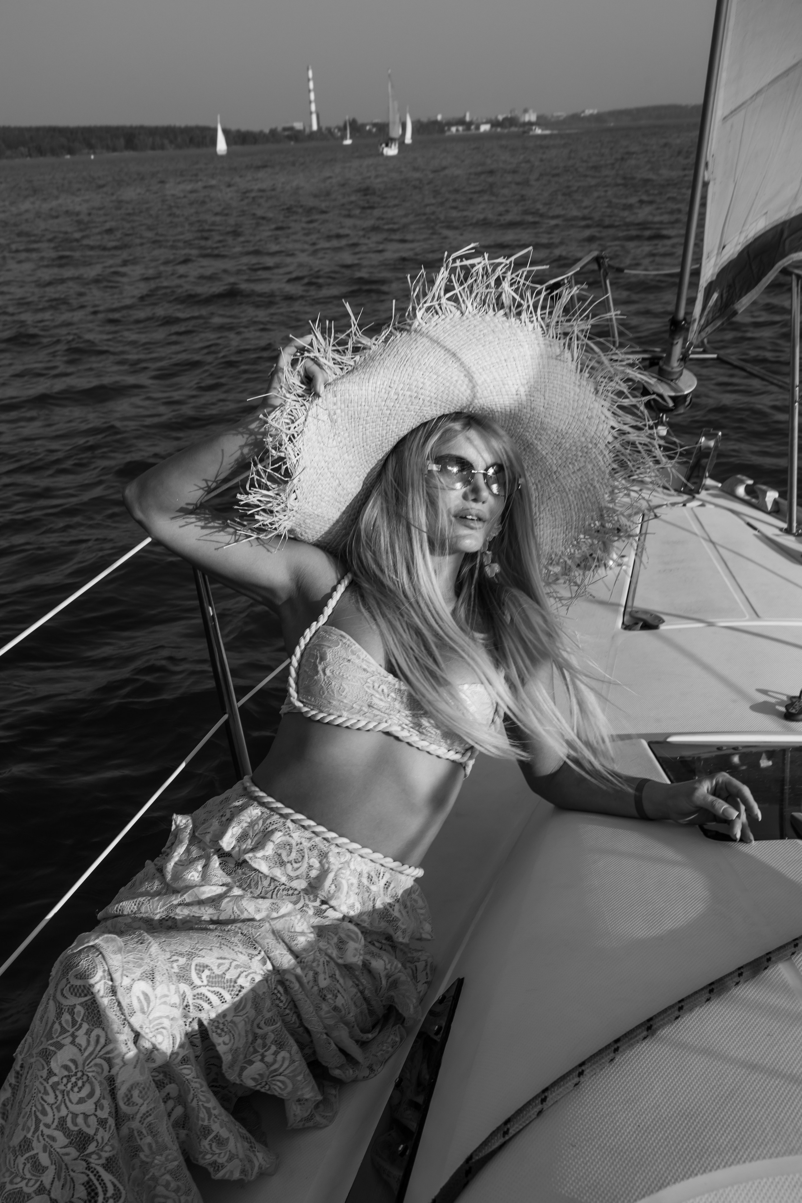 Вечеринка на яхте. Семейный и женский фотограф, стильный репортаж в г. Новосибирск