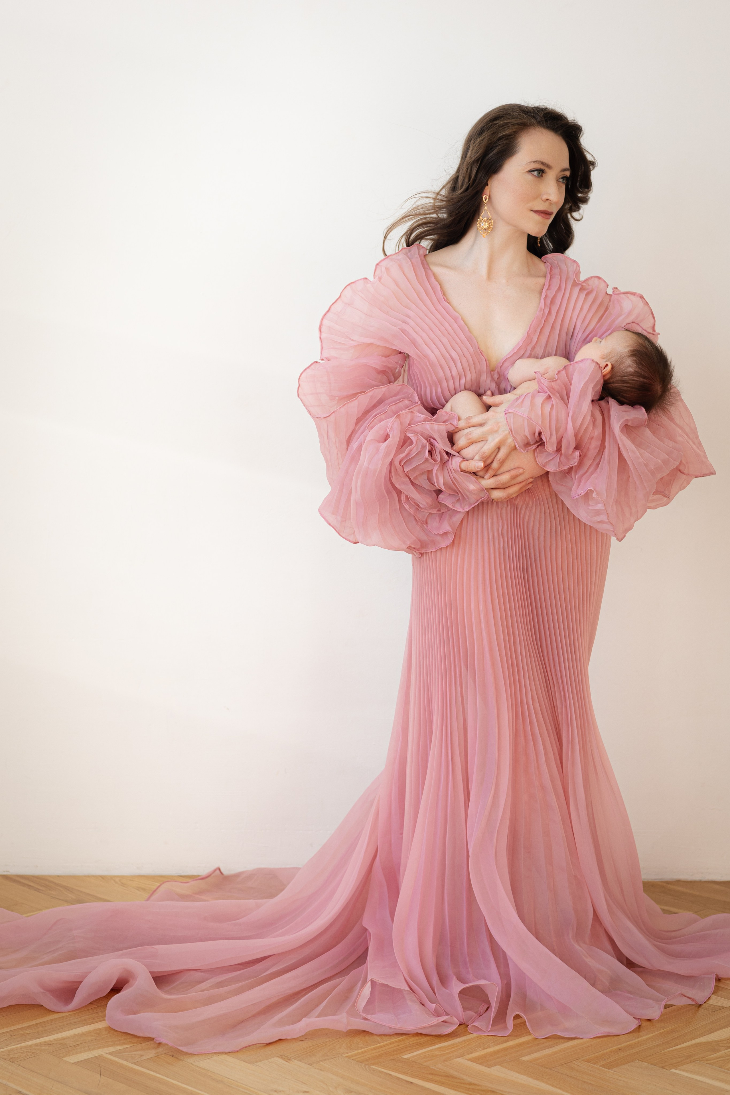 Вера, Светлана и Анастасия. That’s your photographer, Alexandra Andrushchenko