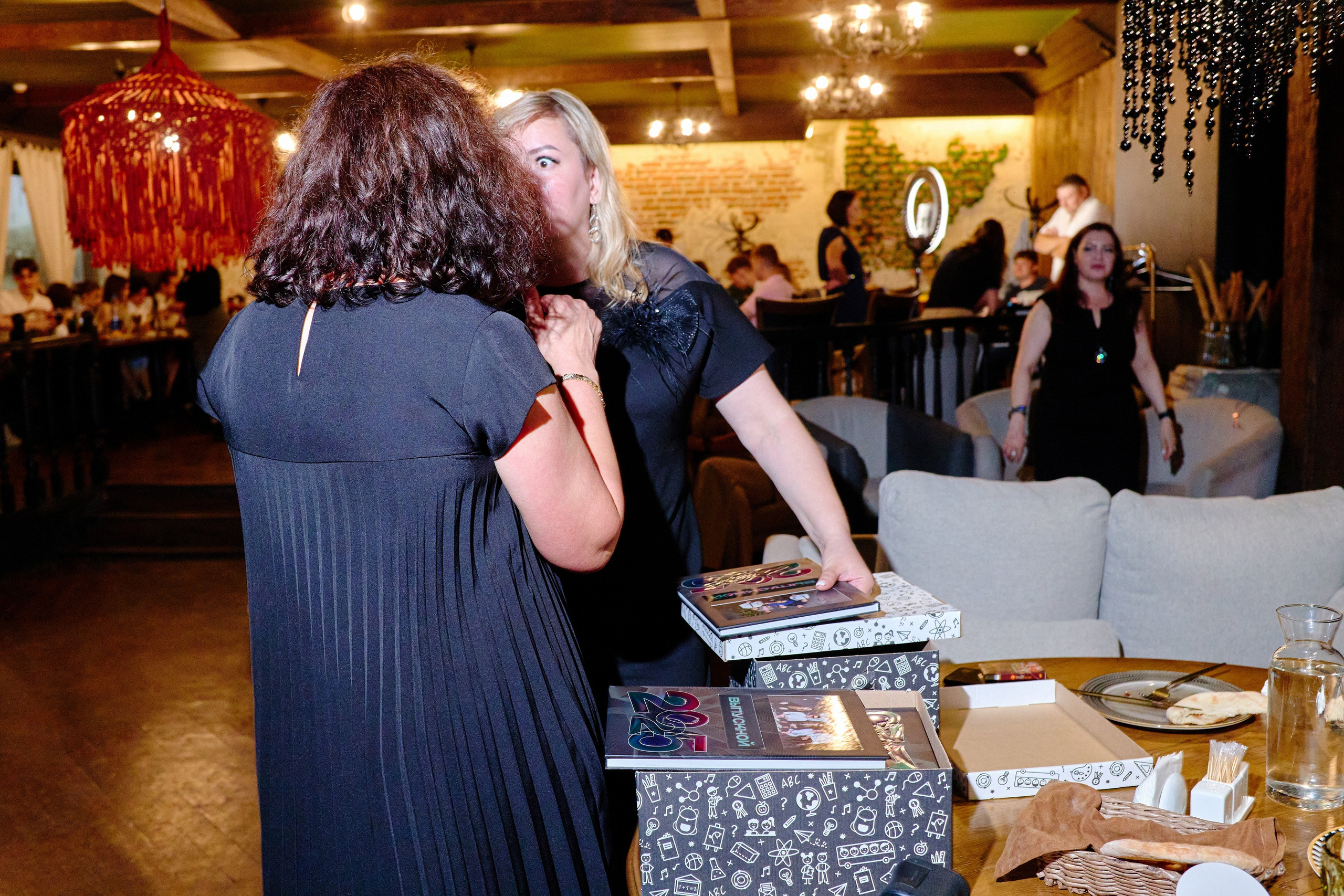 Выпускной 35 Сош. Фотограф Выпускные альбомы Таганрог Сергей Коробченко