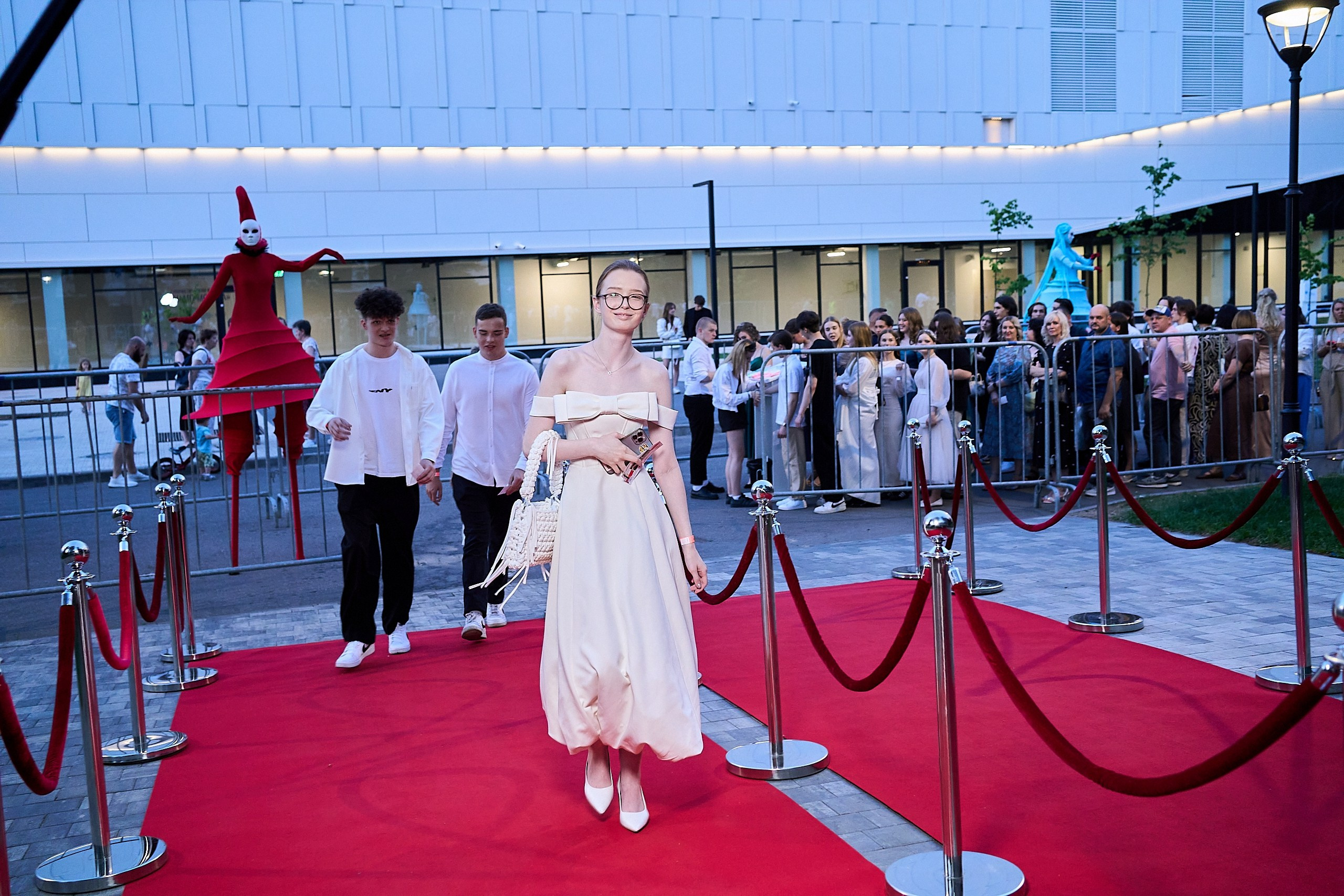 Выпускной 2024 концертный зал Академия ВТБ. Фотограф и Видеограф в Москве. Олег Корушев