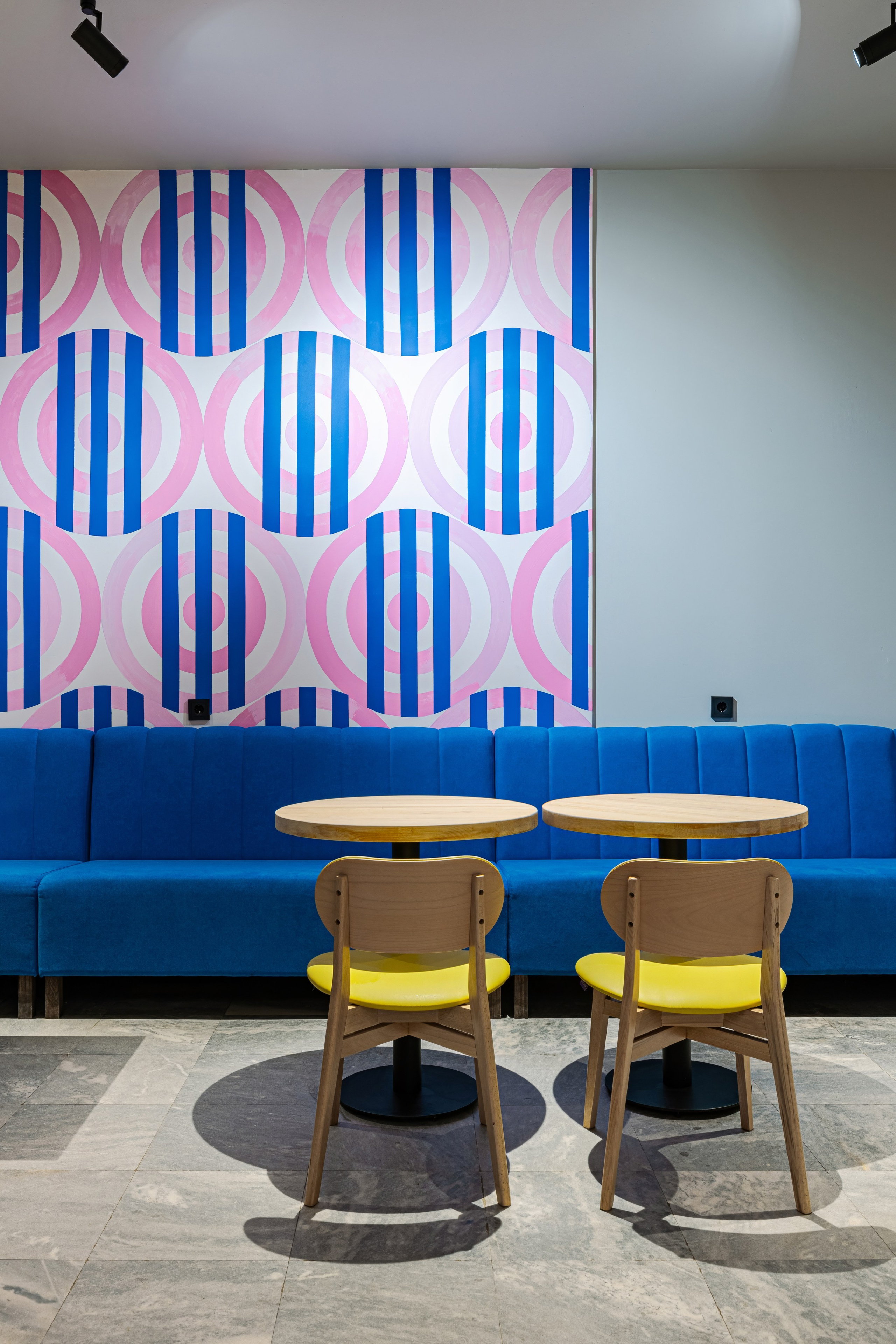 Столовая «Миска», г. Сыктывкар. Дизайнер Евгения Вылегжанина. Иван Благушин. Интерьерный и архитектурный фотограф в Москве и Санкт-Петербурге