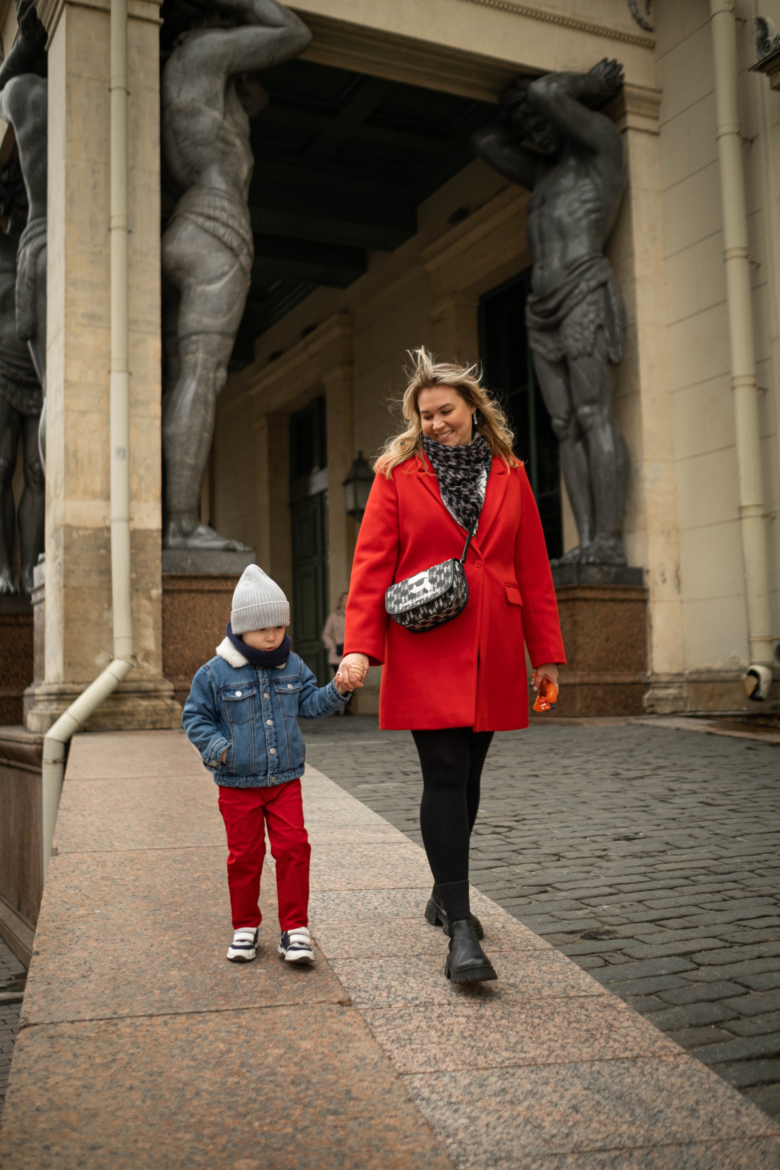 Семейная прогулка по центру Петербурга. Семейный фотограф в Санкт-Петербурге Дарья Косянчук