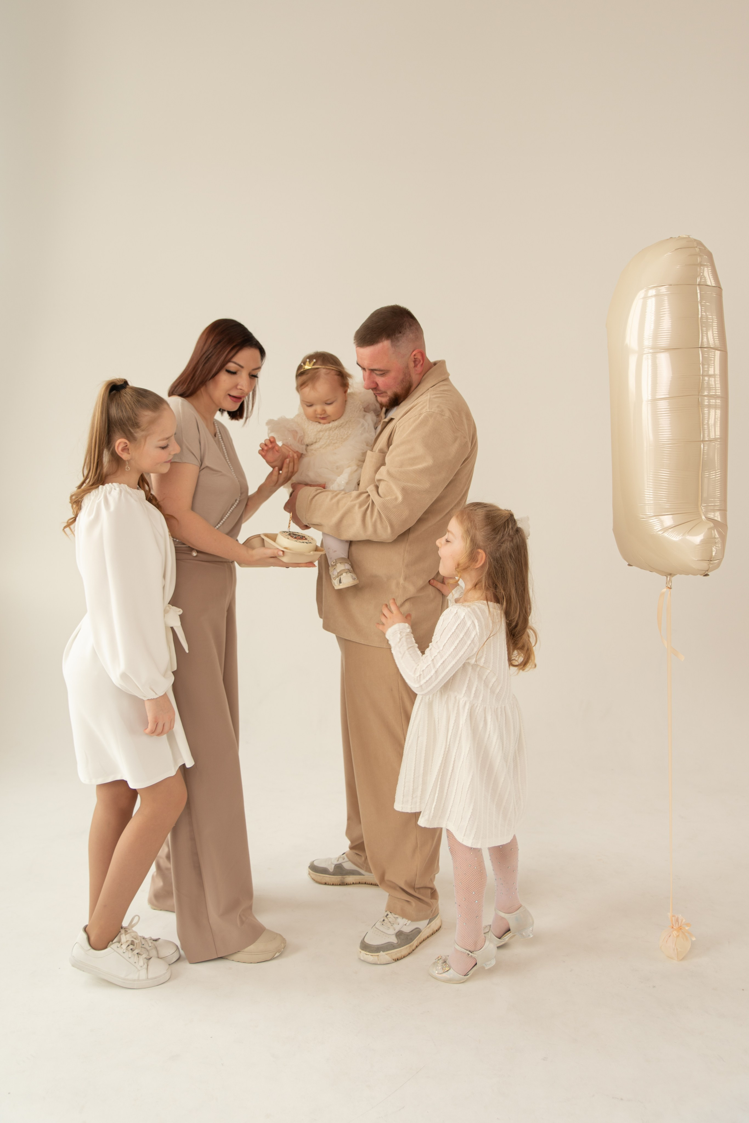 Семейная фотосессия в студии (циклорама). Семейный и детский фотограф в Туле Светлана Воронкова