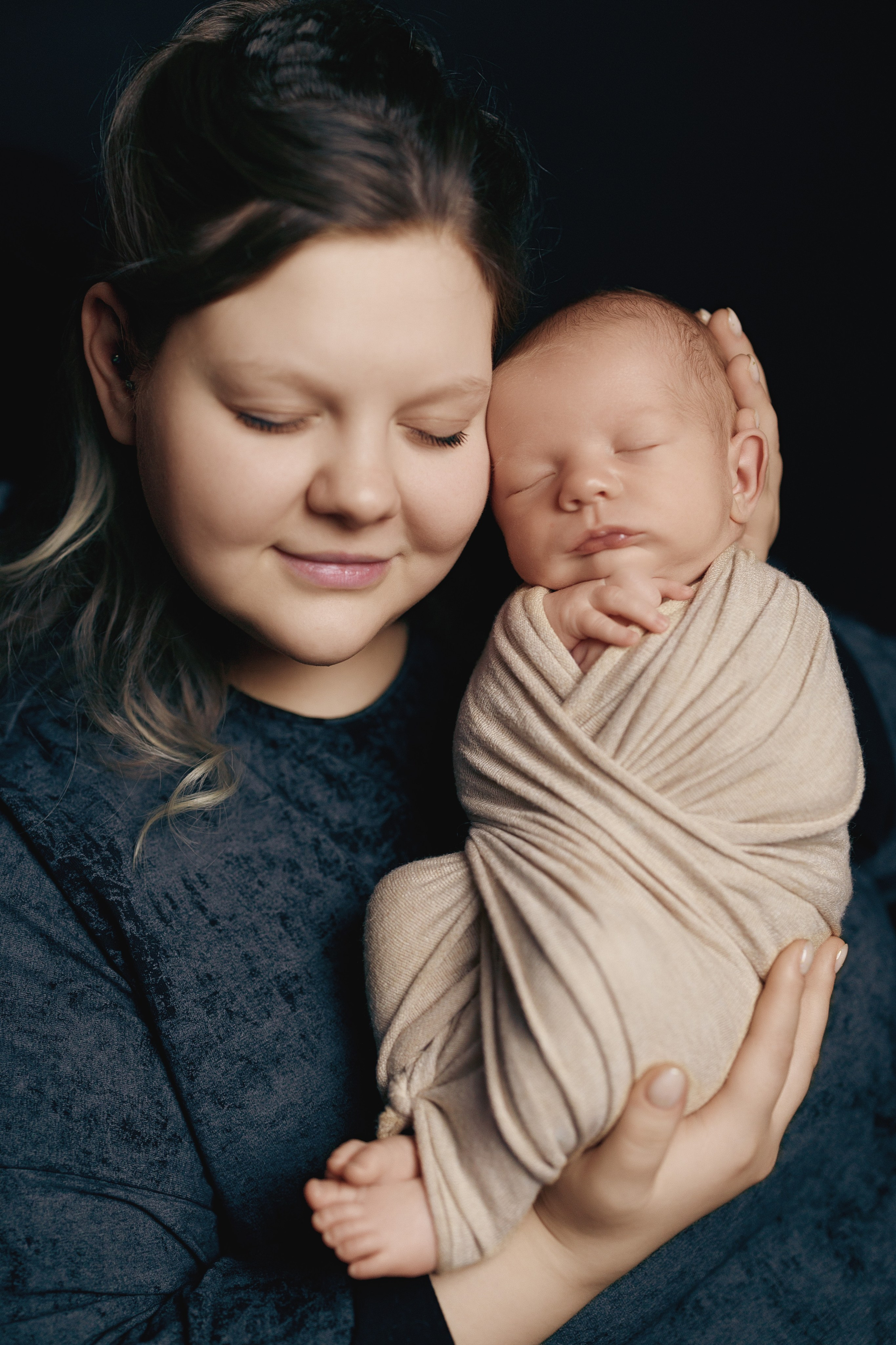 Ньюборн фотосессии в Старом Осколе. Фотостудия для новорожденных в Старом Осколе Гильфановых Юрия и Ольги