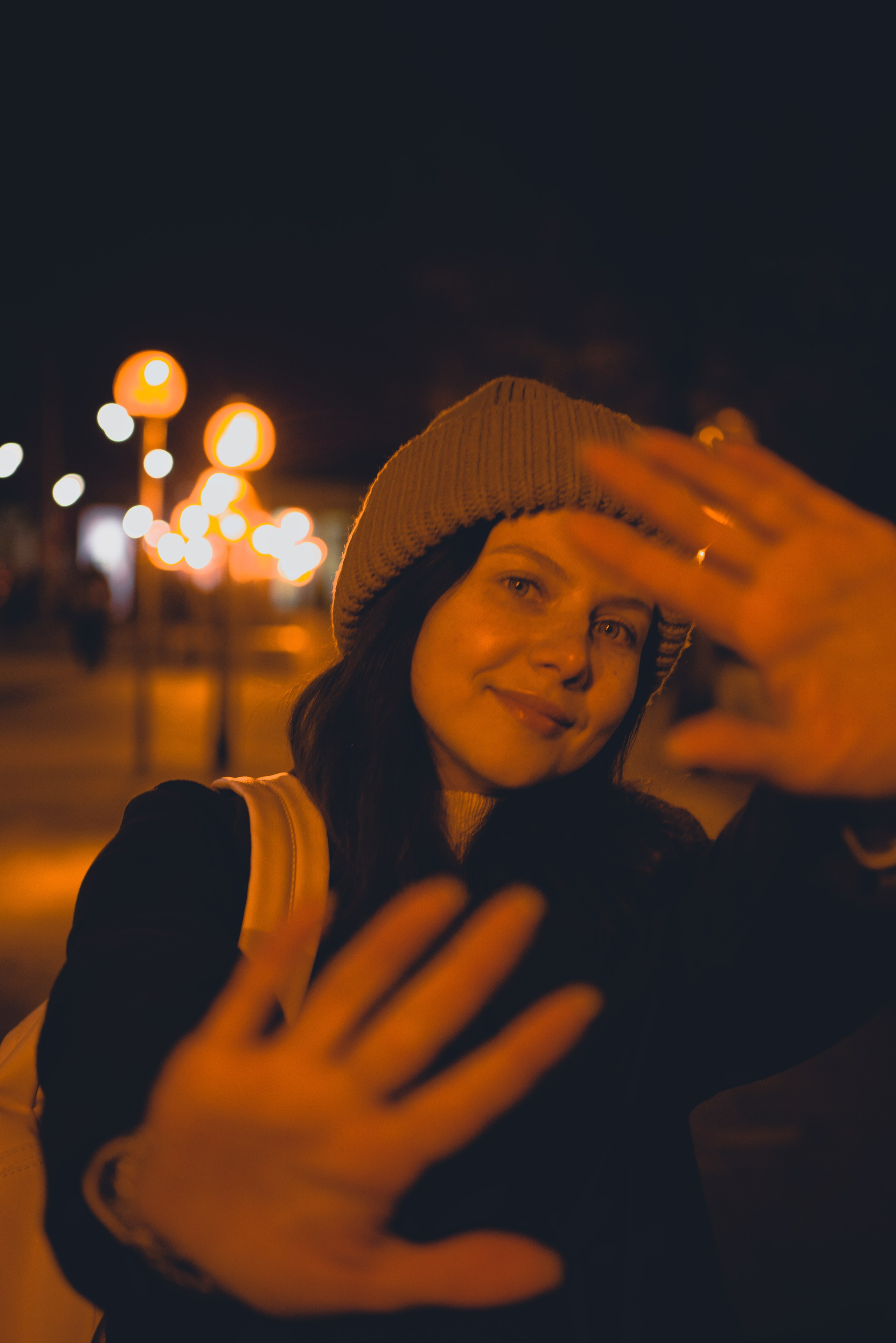 Софи. Огни вечернего города. Фотограф Людмила Белова