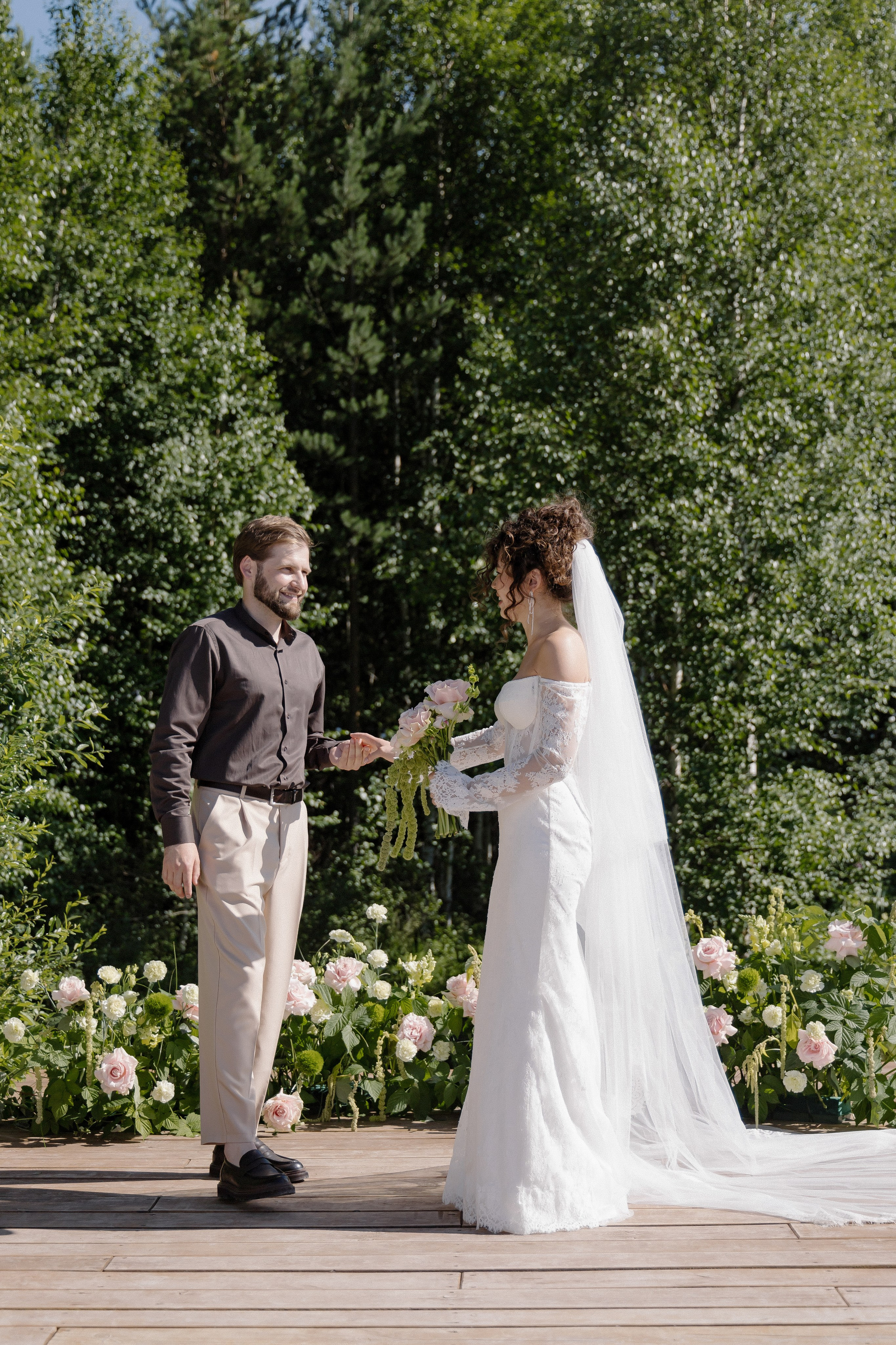 Плюс тридцать градусов на лужайке. Фотограф Андрей Куськало