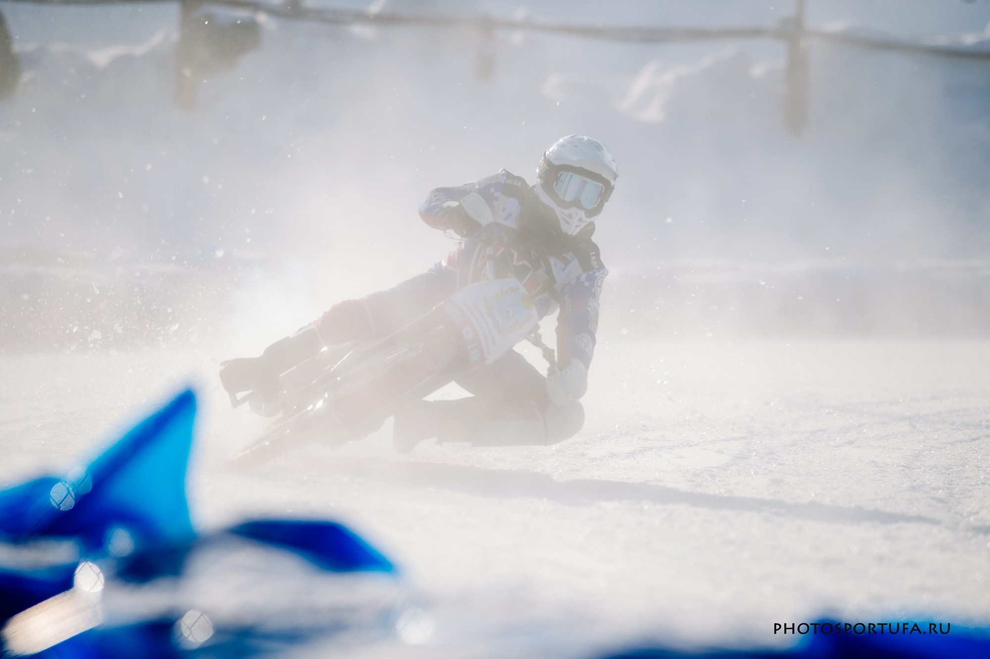 Мотогонку на льду. Спортивный фотограф в Уфе Евгений Буров