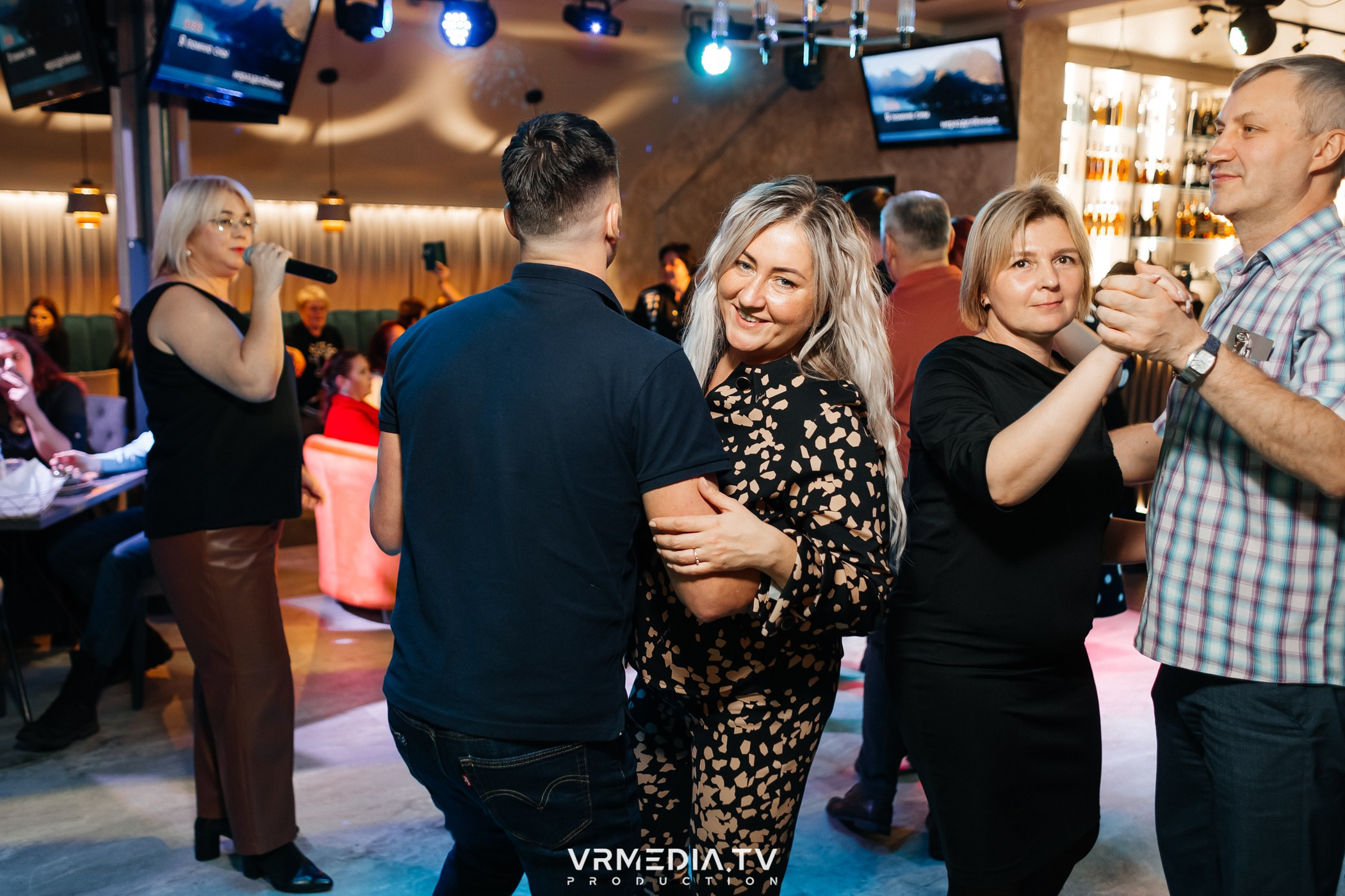 Открытие караоке-зала в «Империи»