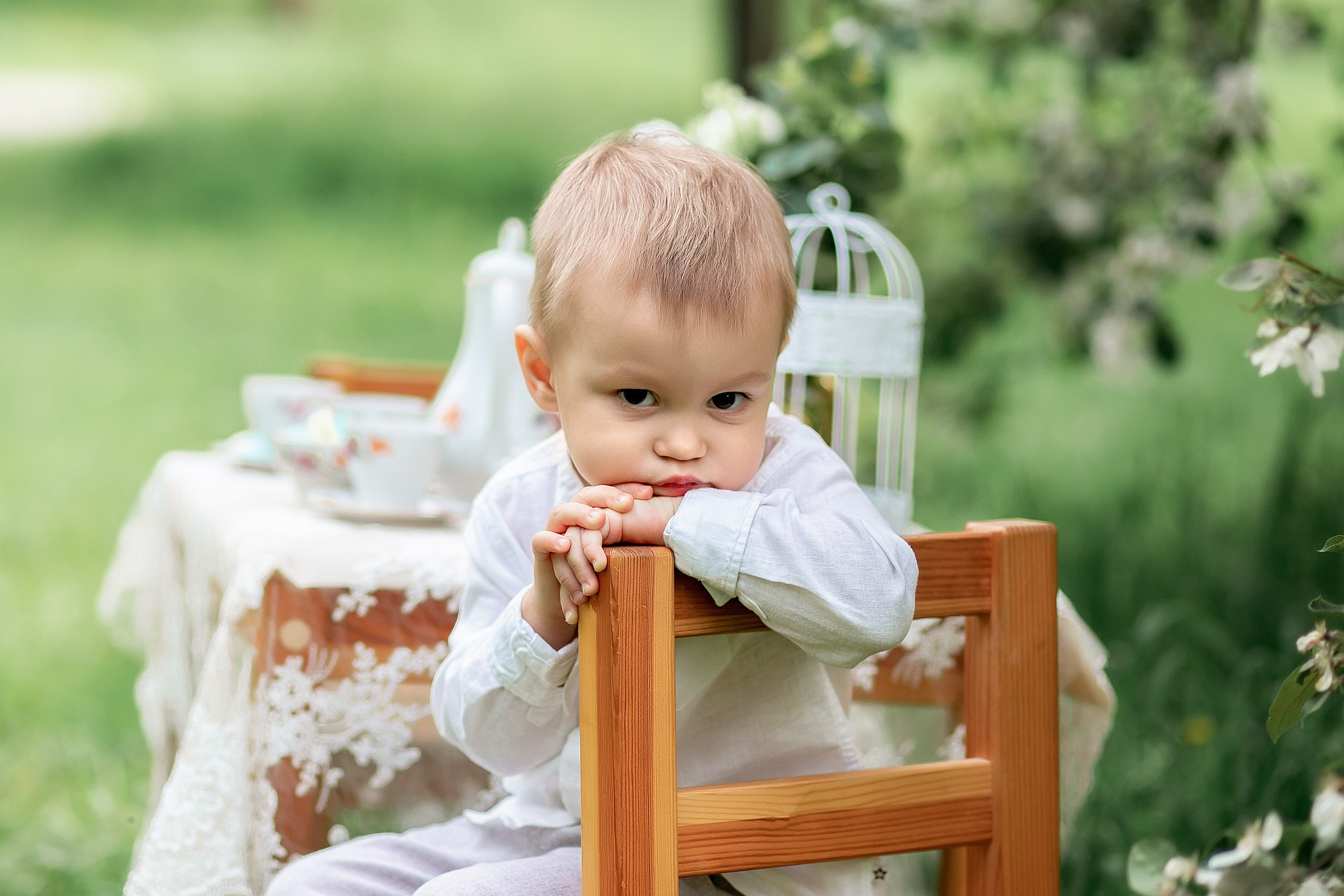 Чаепитие в саду. Детский и семейный фотограф в Красноярске Юлия Бирюкова