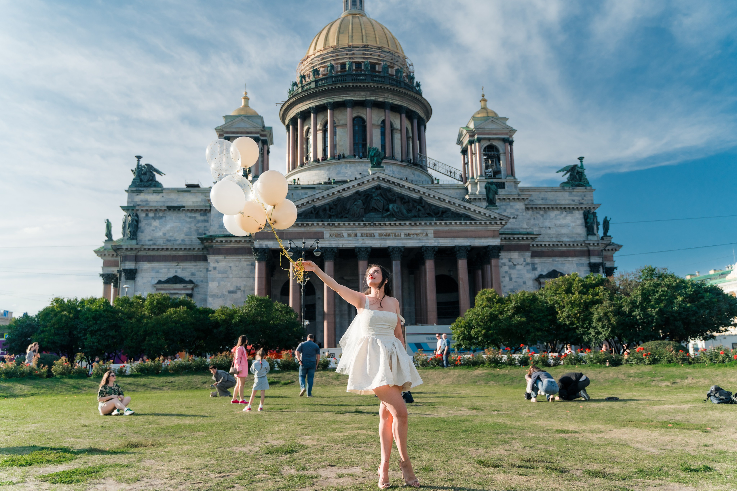 Фотосъемка девичника, встреча девушек, веселые женские портреты