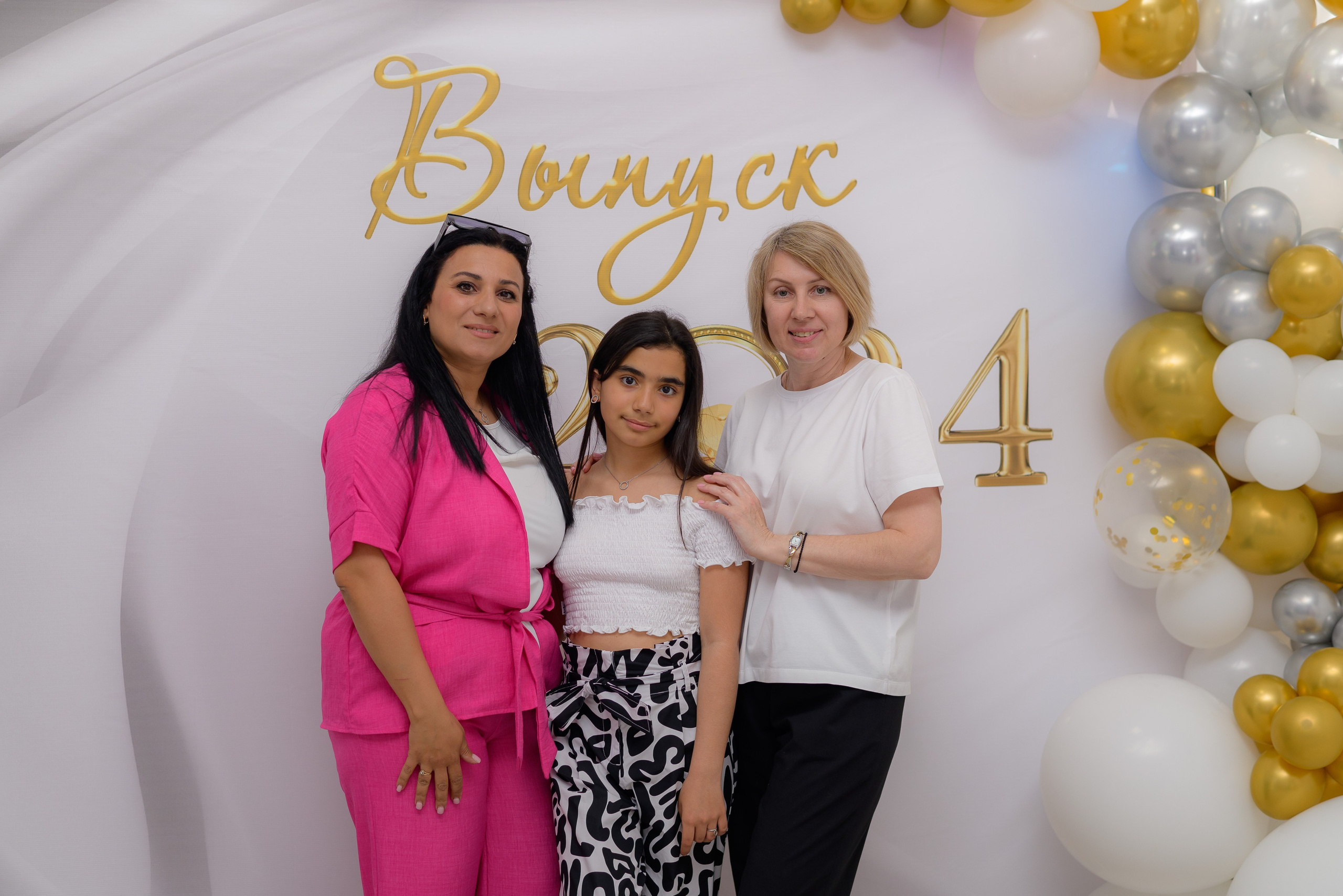 Выпускной 4классы. Выпускные книги Анапа Новороссийск Краснодар