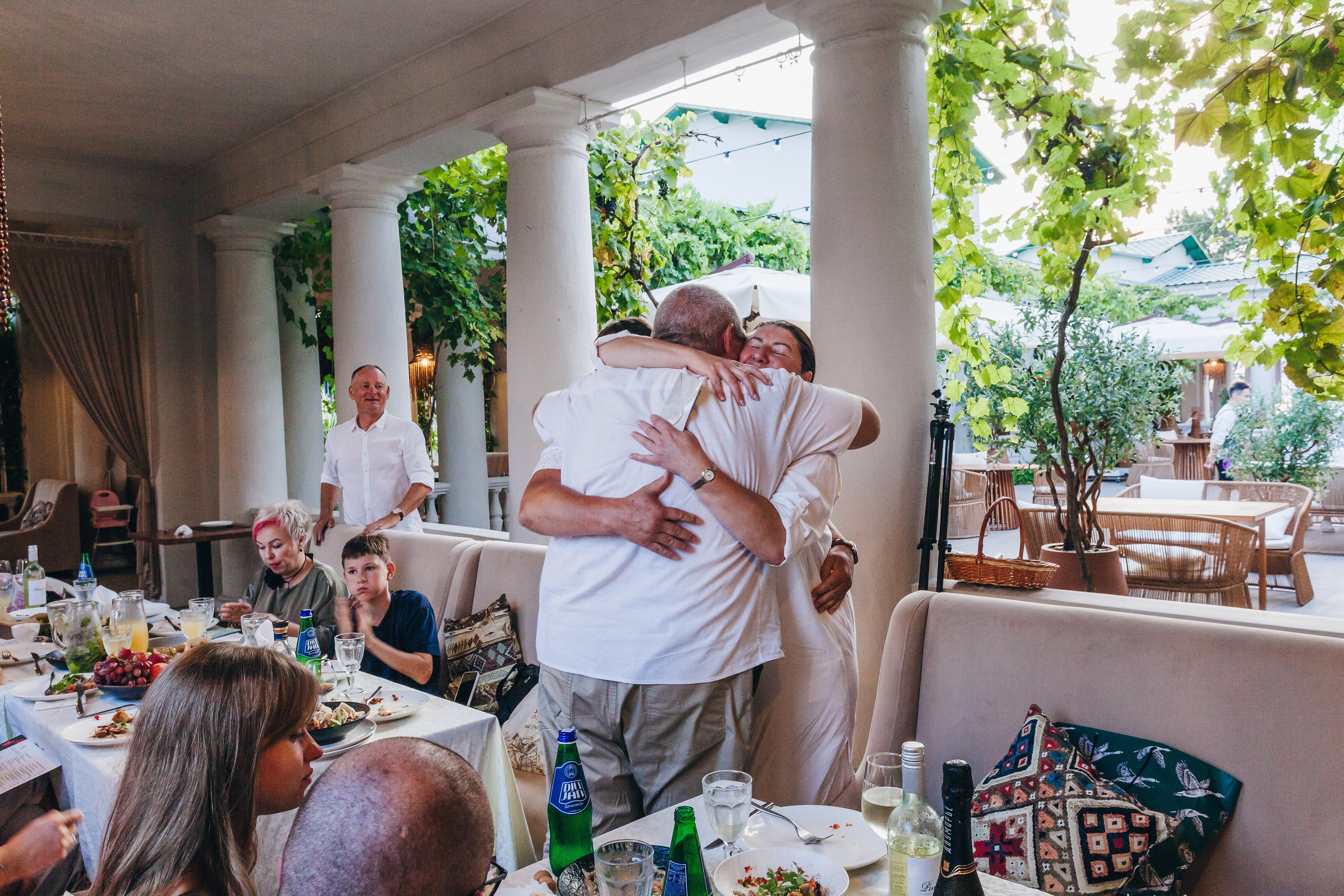 День рождение в уютном ресторане. Фотограф Денис Денисов