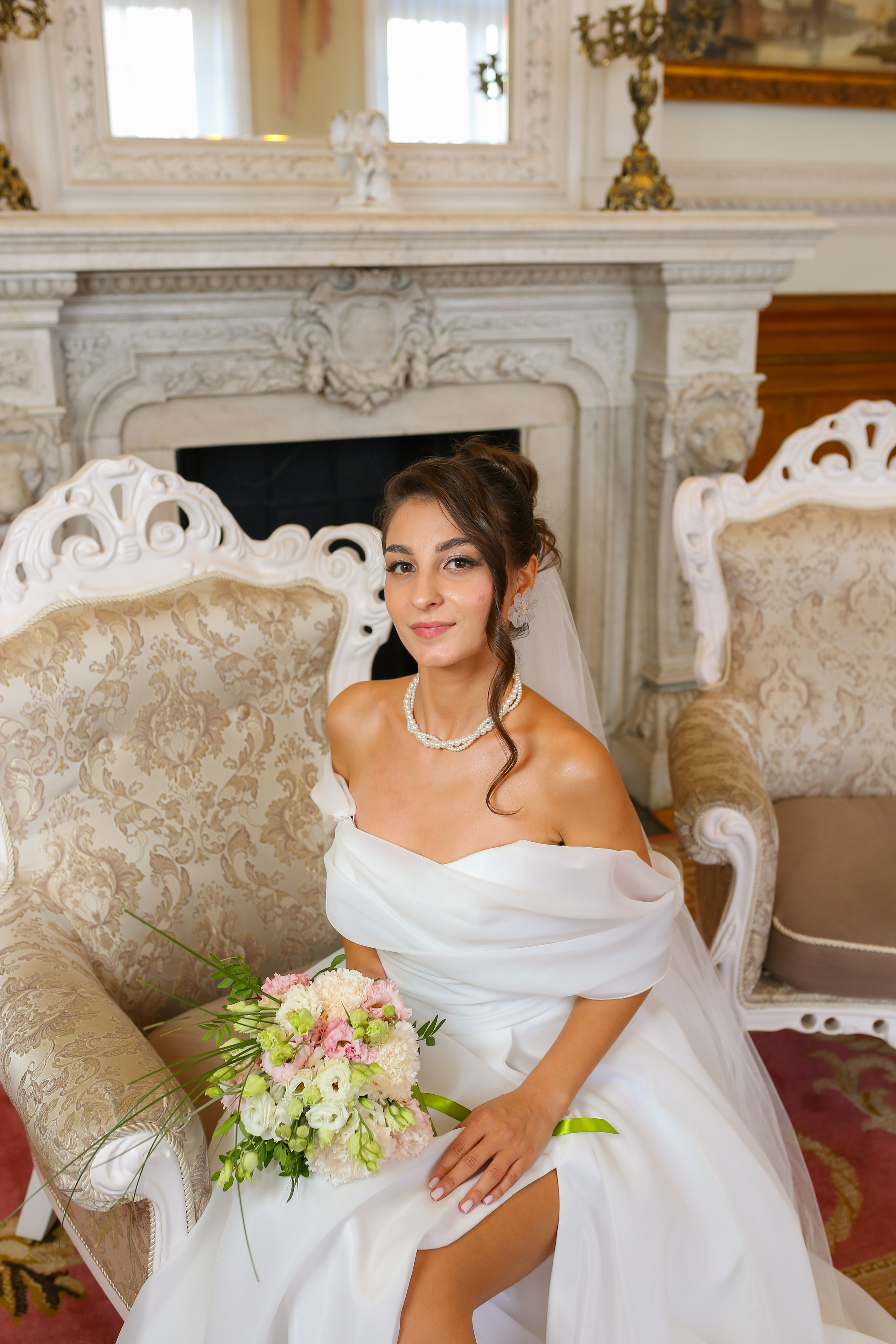 Классические кадры, во Дворце бракосочетания. Свадебный и Репортажный фотограф в Санкт-Петербурге