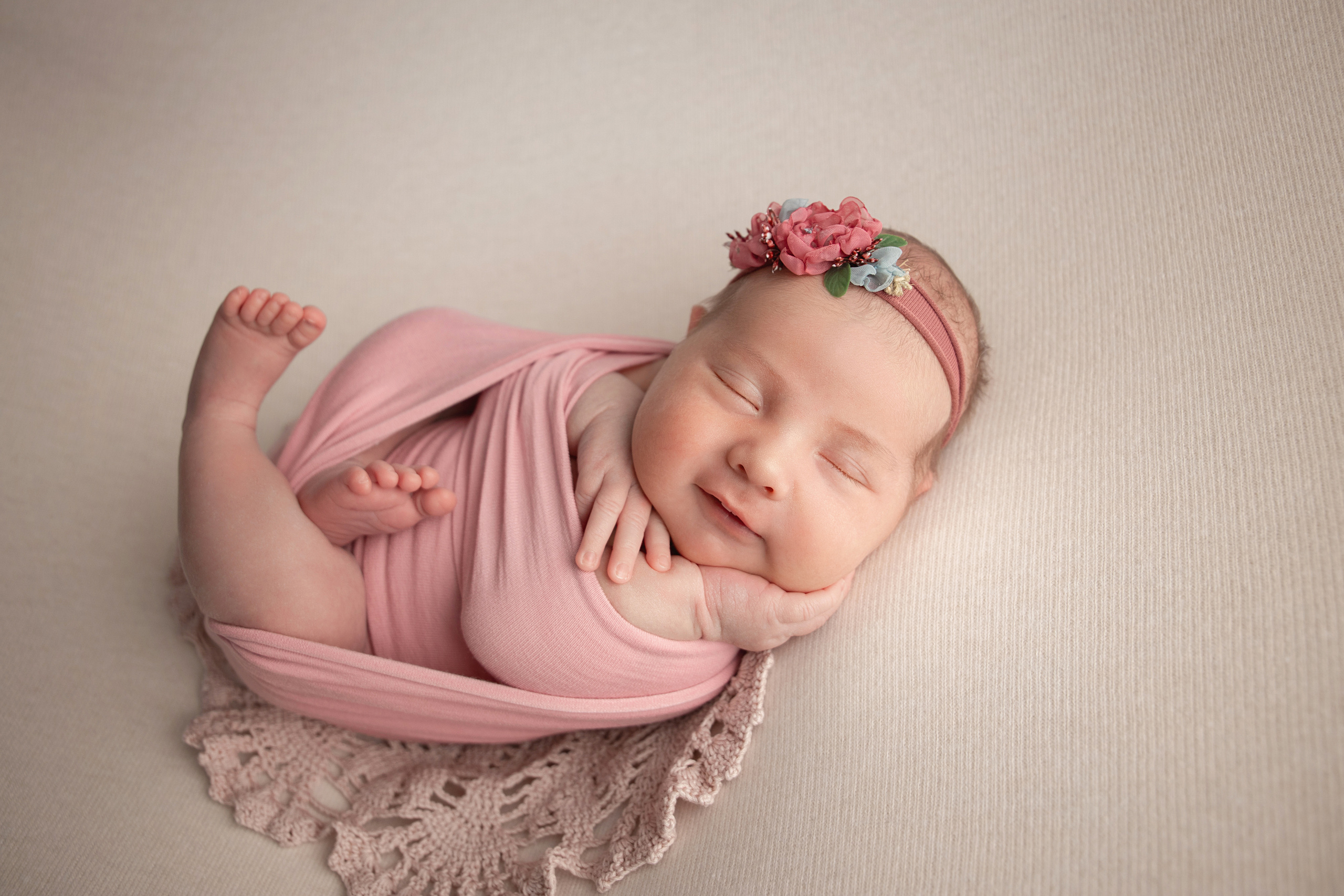 Фотосессия новорожденного проводится в первые недели жизни Вашего малыша. Фотограф новорожденных в Чебоксарах Елена Смолина