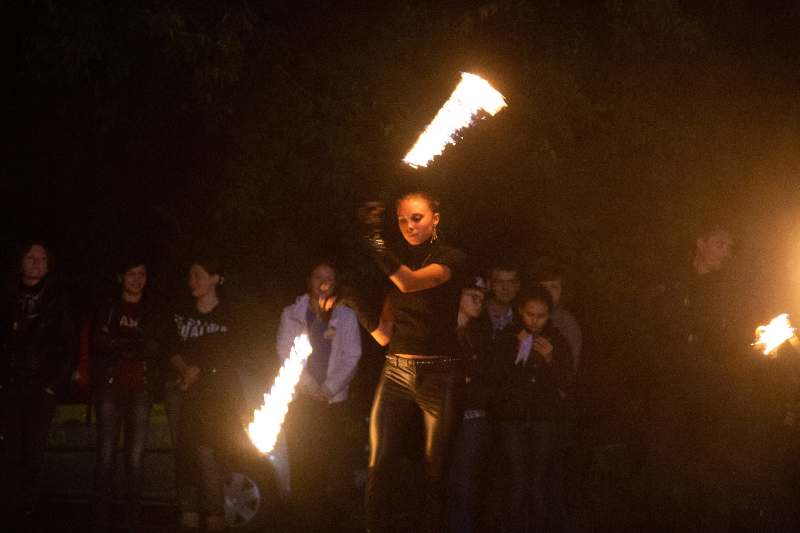 Огненное шоу в Перми. Фотограф Никита Попов. Фотограф Пермь. Фотосессия в фотостудии Перми и на свежем воздухе