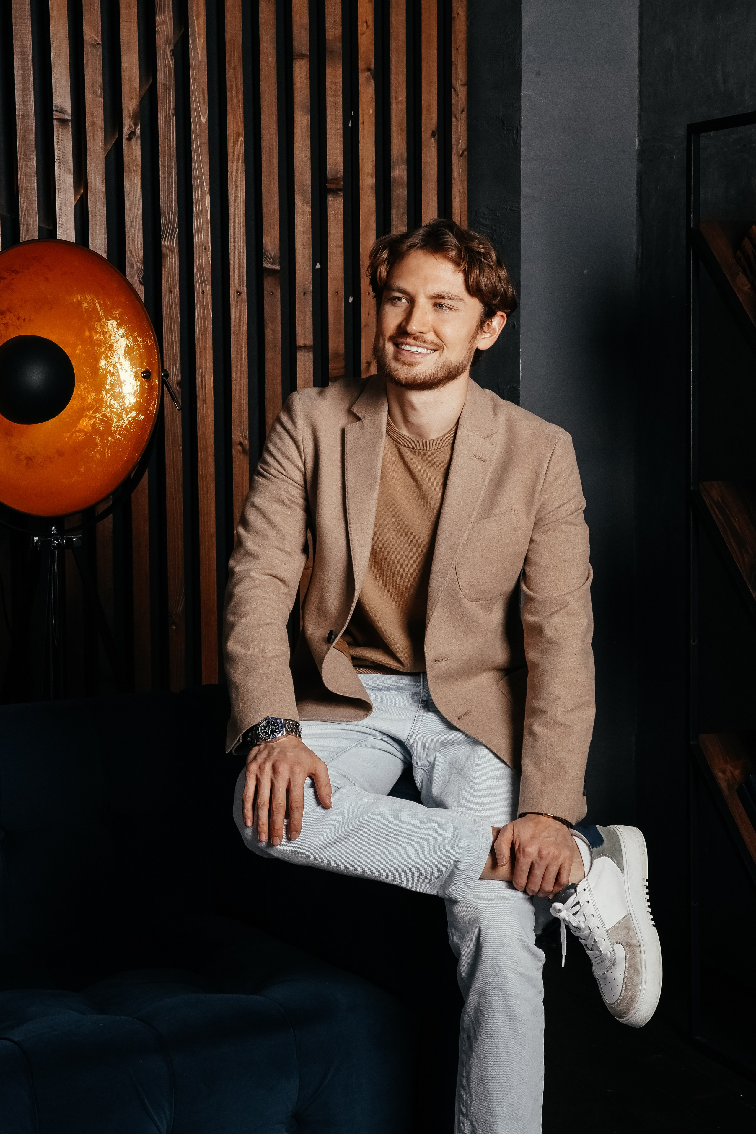 Business. AMODEO STUDIO