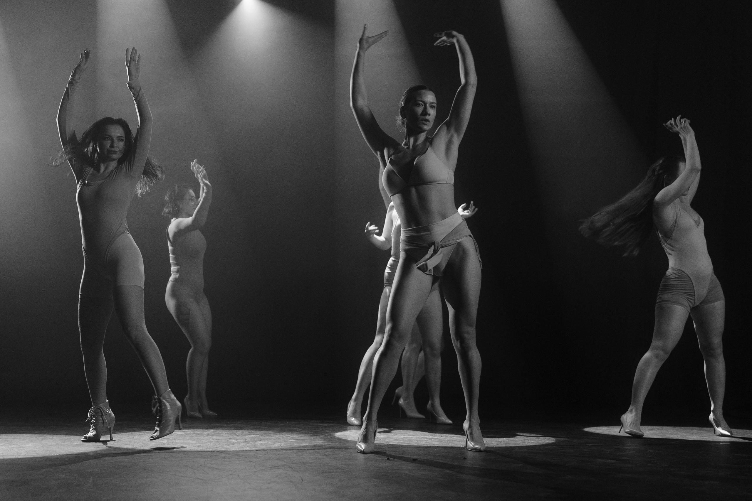 Reportage photography of dancers in the movie pavilion