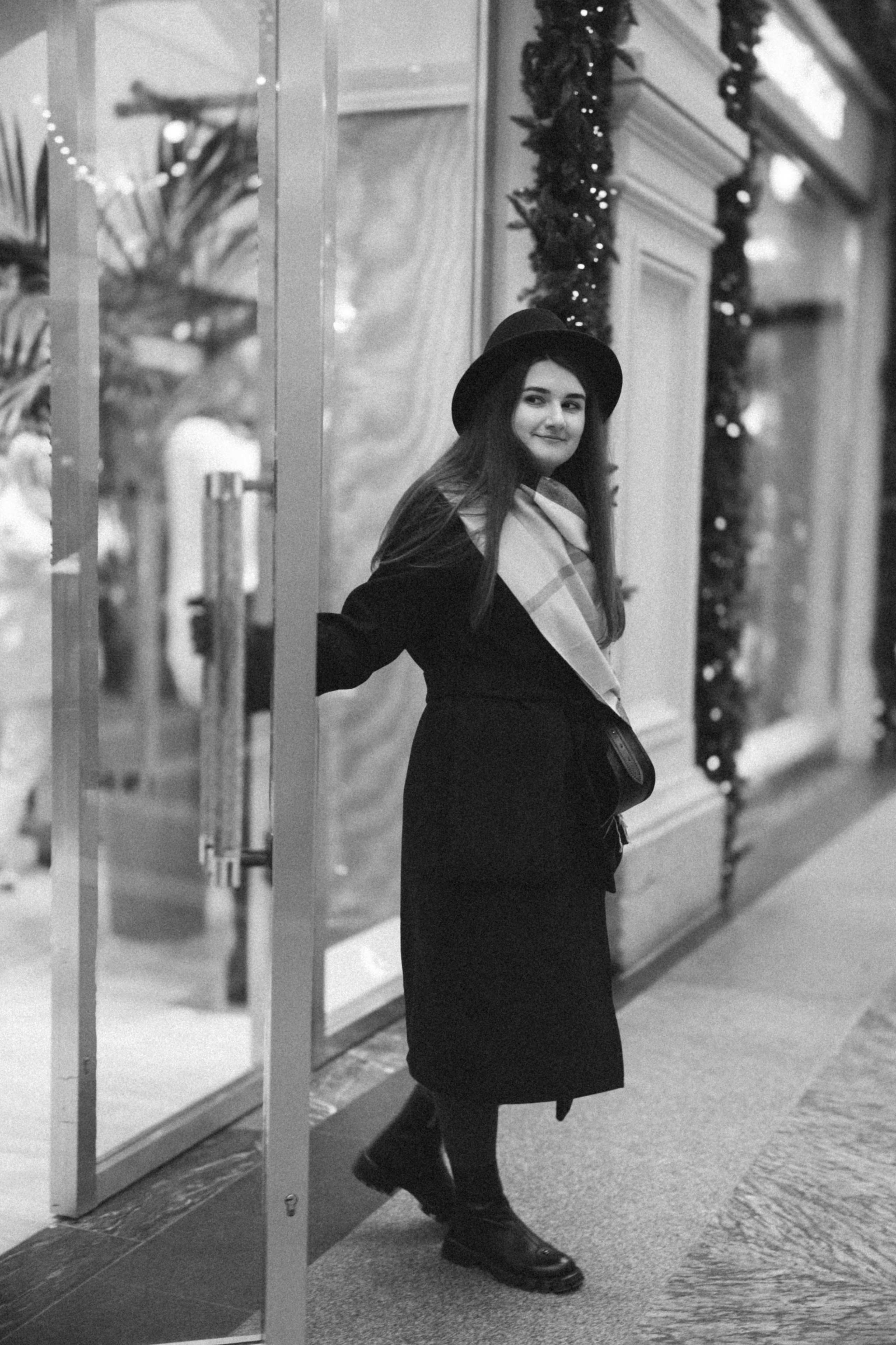 ДАША. Я фотограф из Москвы к Вашим услугам