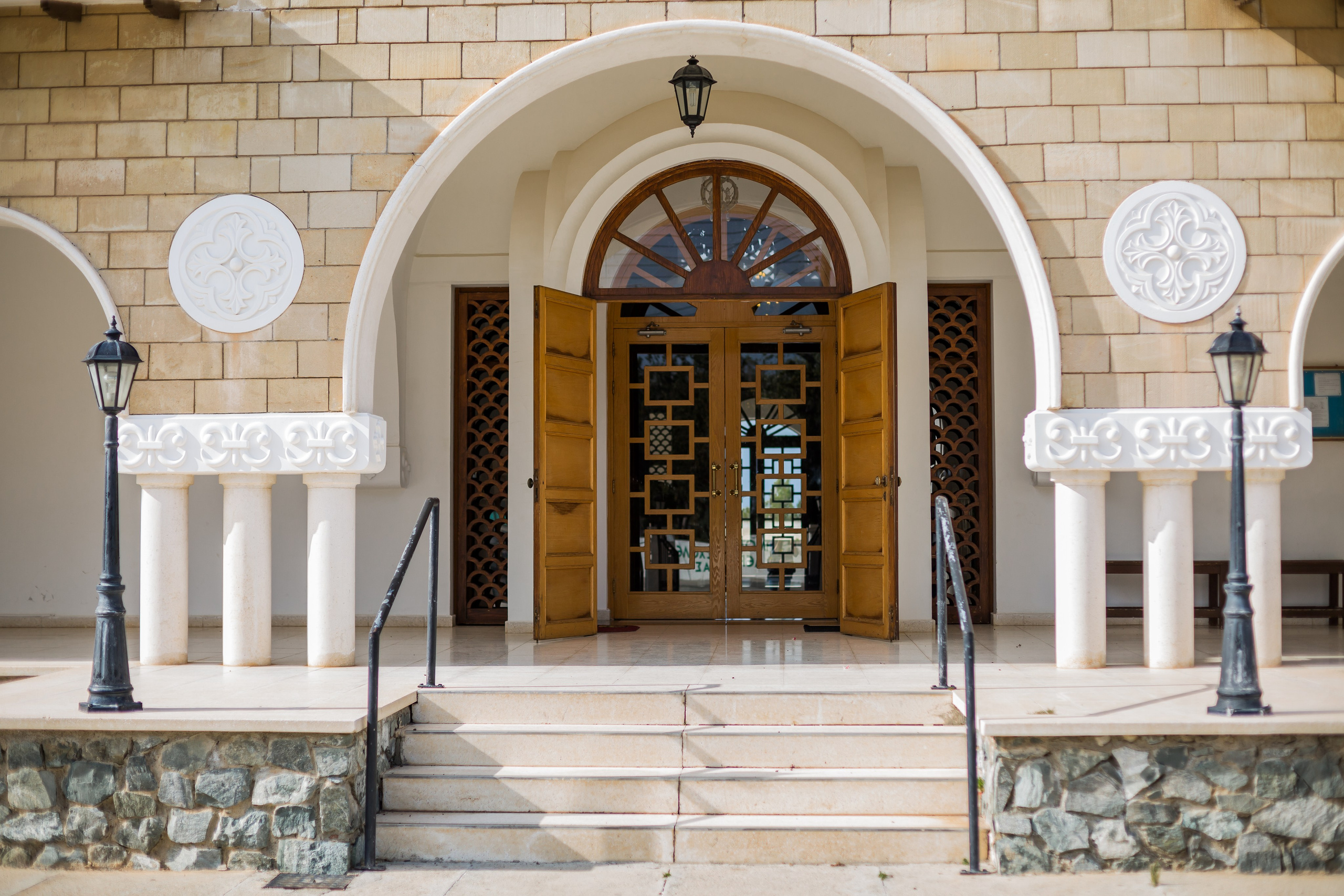 Крещение Марианны на Кипре. Семейный фотограф Николаева Ольга