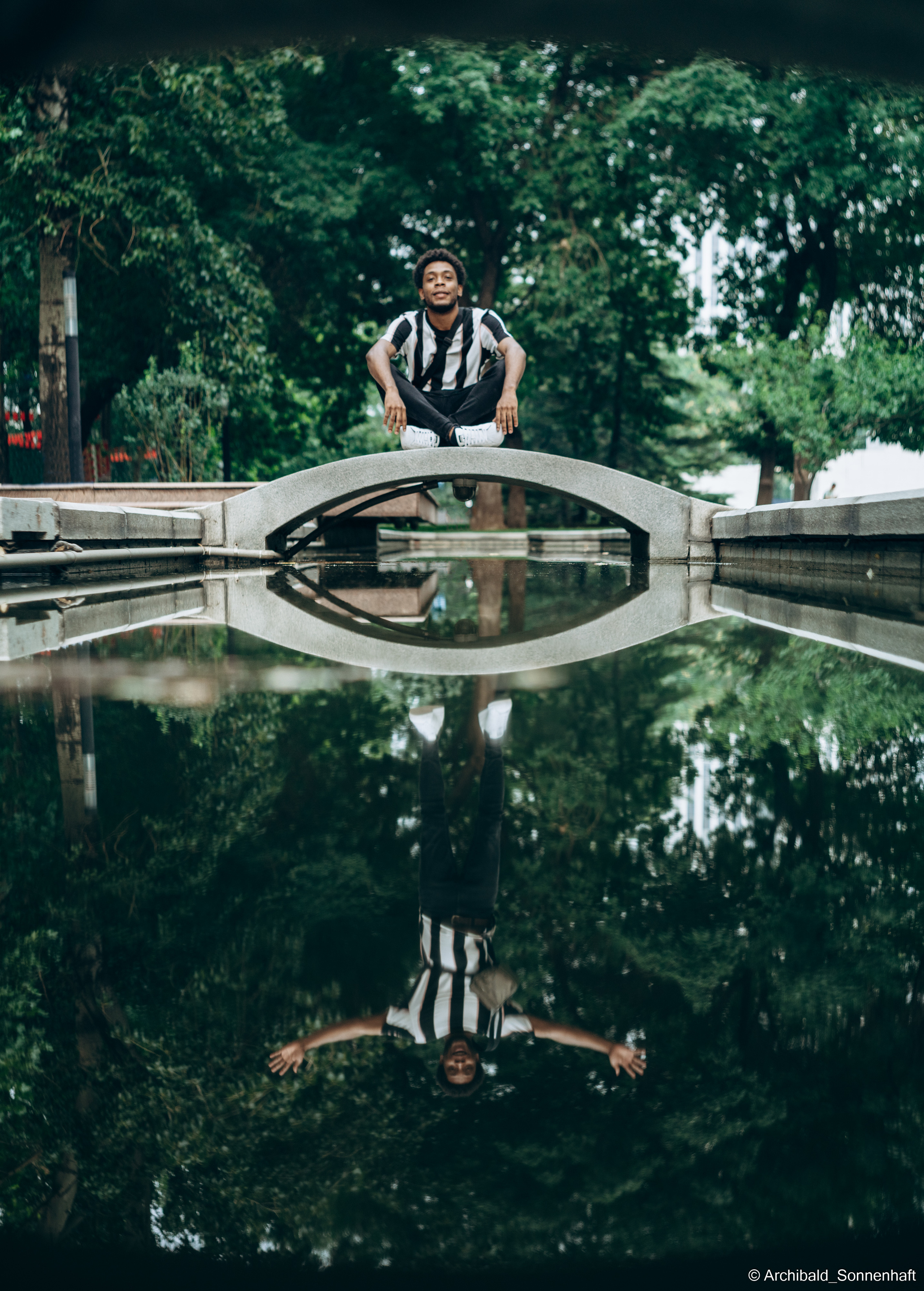 Dilan, Student of Tianjin University. Photographer in Guangzhou, China. Archibald Sonnenhaft