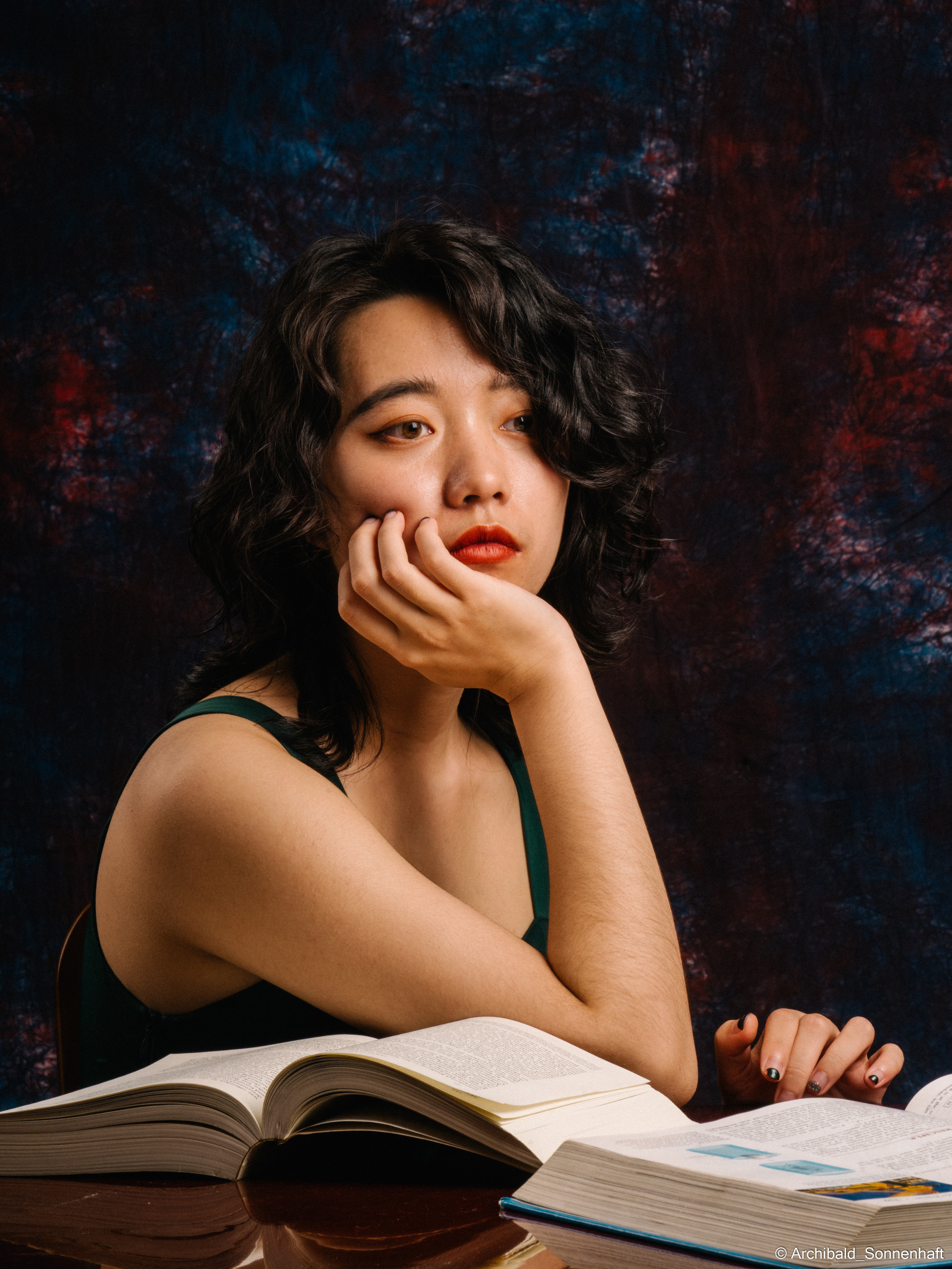 谭璐珩 (Tan Lu Heng), 2021-11. Photographer in Guangzhou, China. Archibald Sonnenhaft