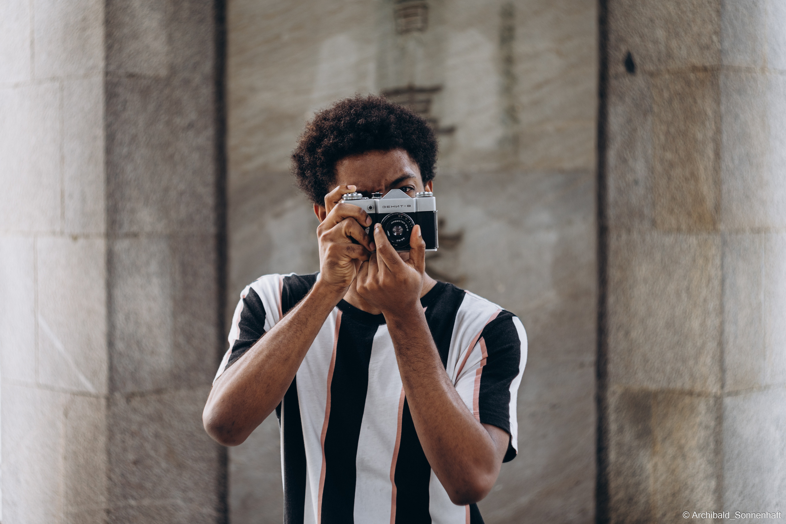 Dilan, Student of Tianjin University. Photographer in Guangzhou, China. Archibald Sonnenhaft