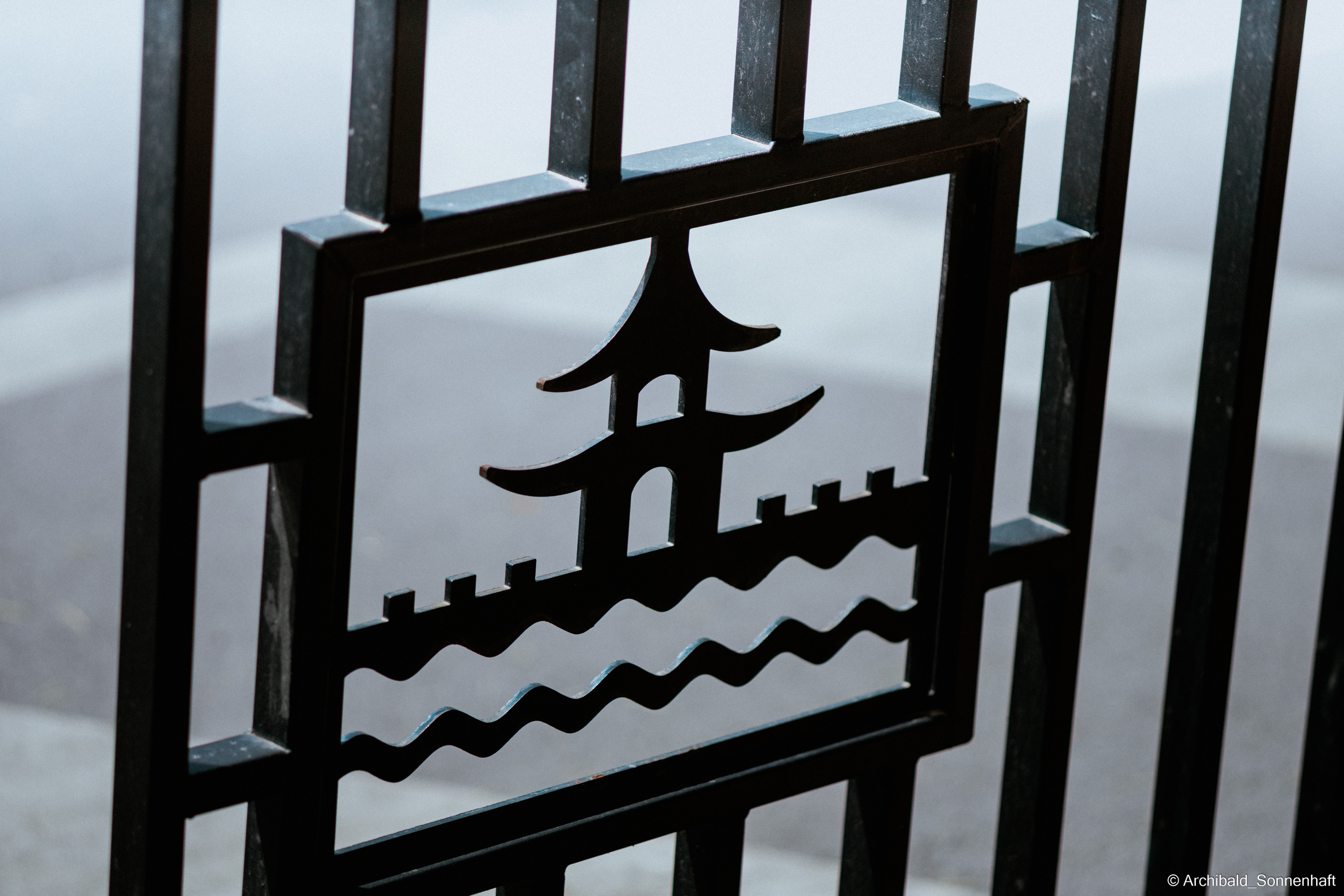 Points lines and planes among us. Photographer in Guangzhou, China. Archibald Sonnenhaft