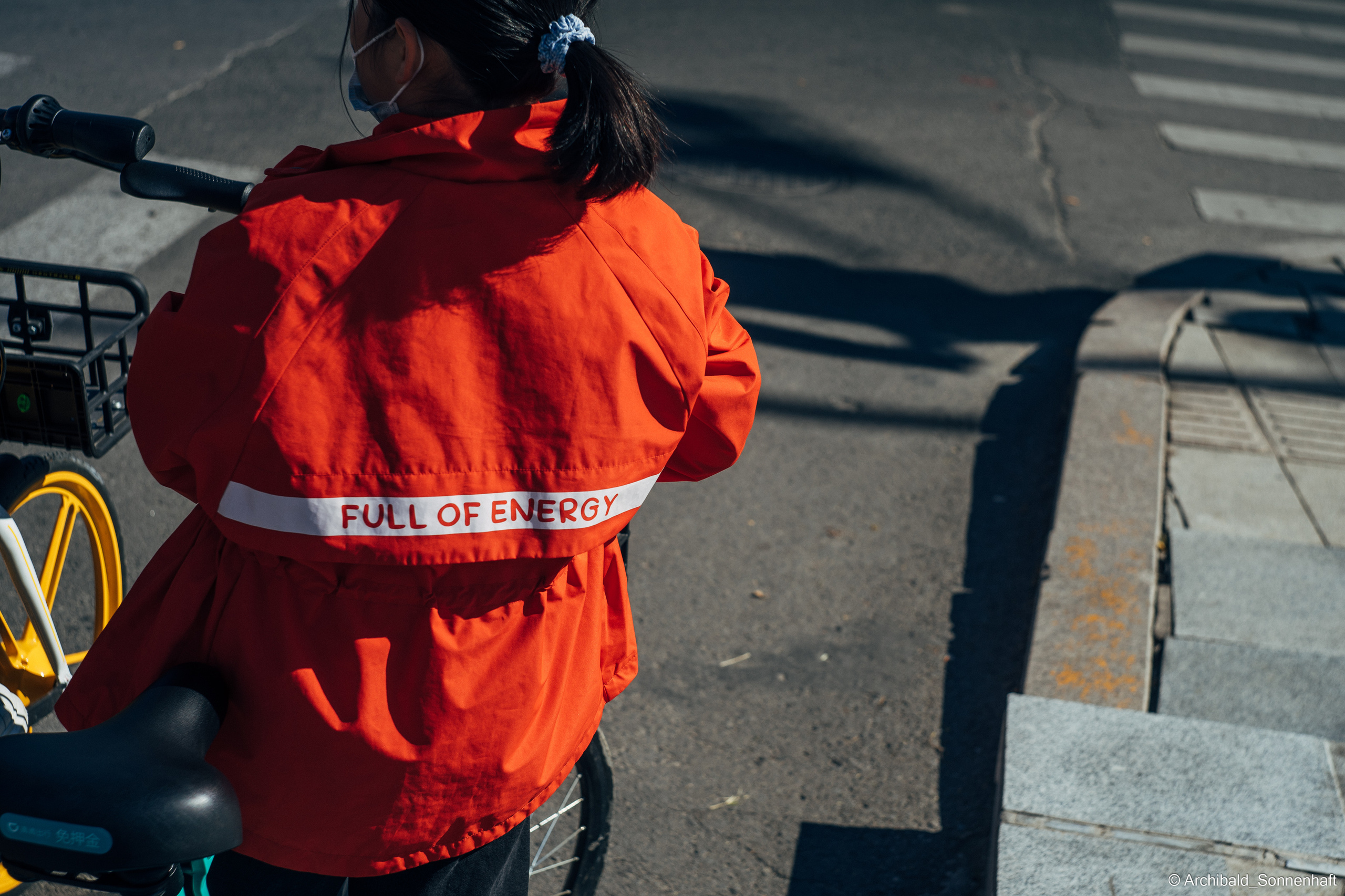 Look what I saw on the walk. Photographer in Guangzhou, China. Archibald Sonnenhaft