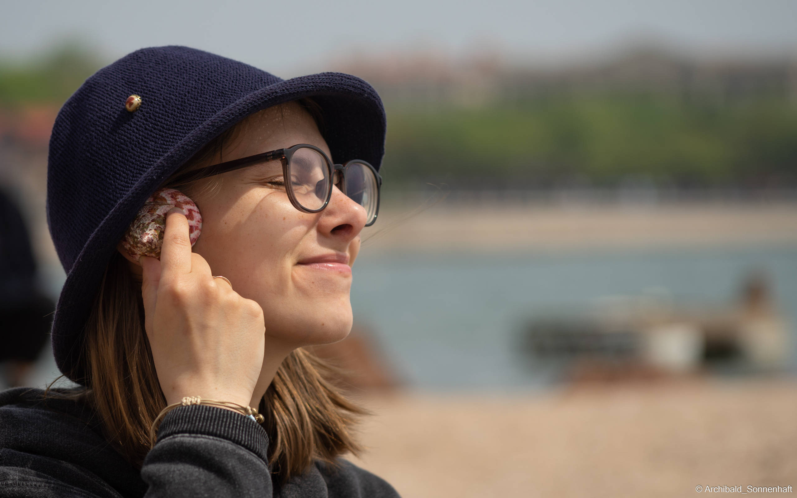 Alina Ermakova, student of Tianjin University. Photographer in Guangzhou, China. Archibald Sonnenhaft