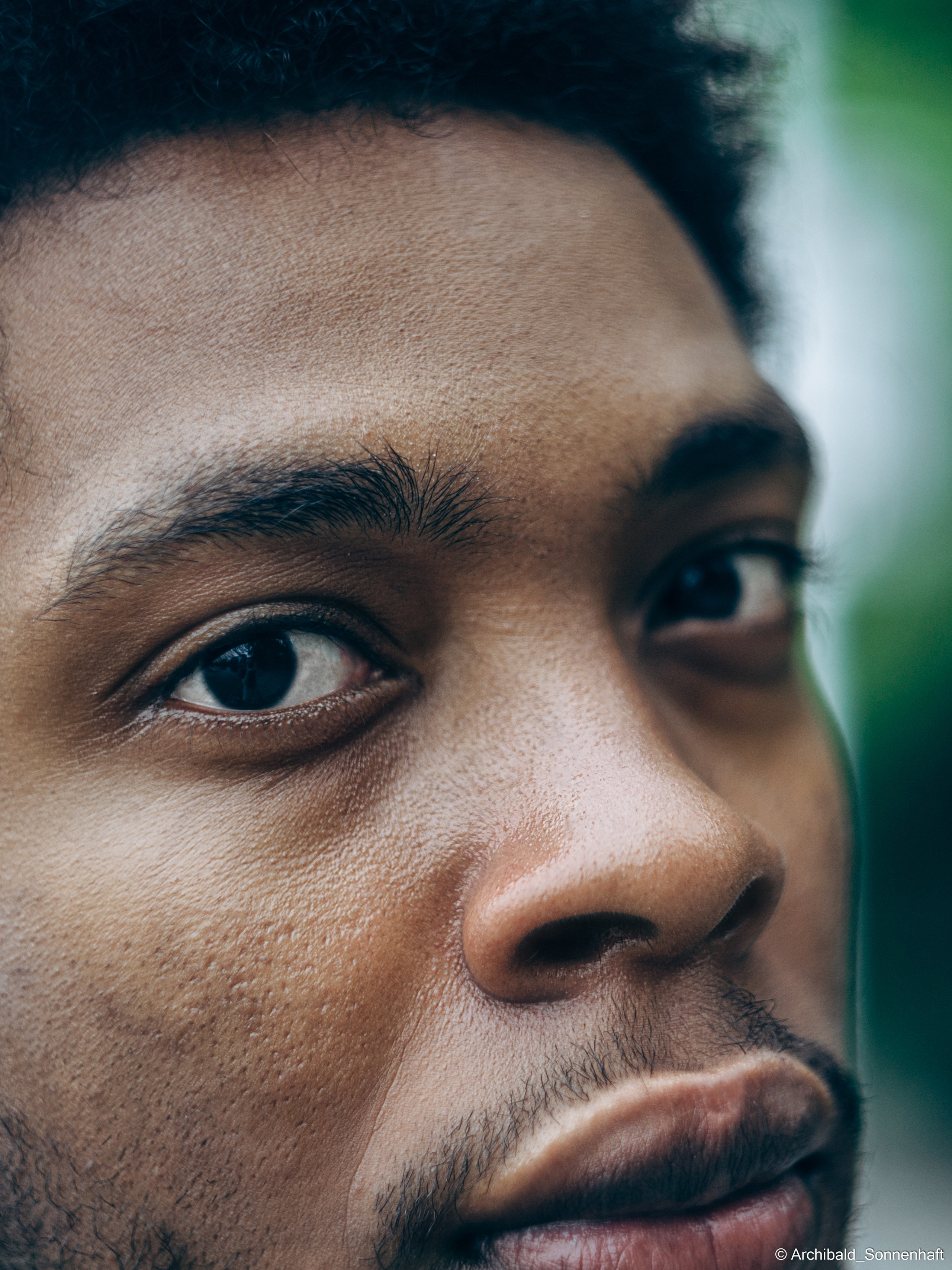 Dilan, Student of Tianjin University. Photographer in Guangzhou, China. Archibald Sonnenhaft