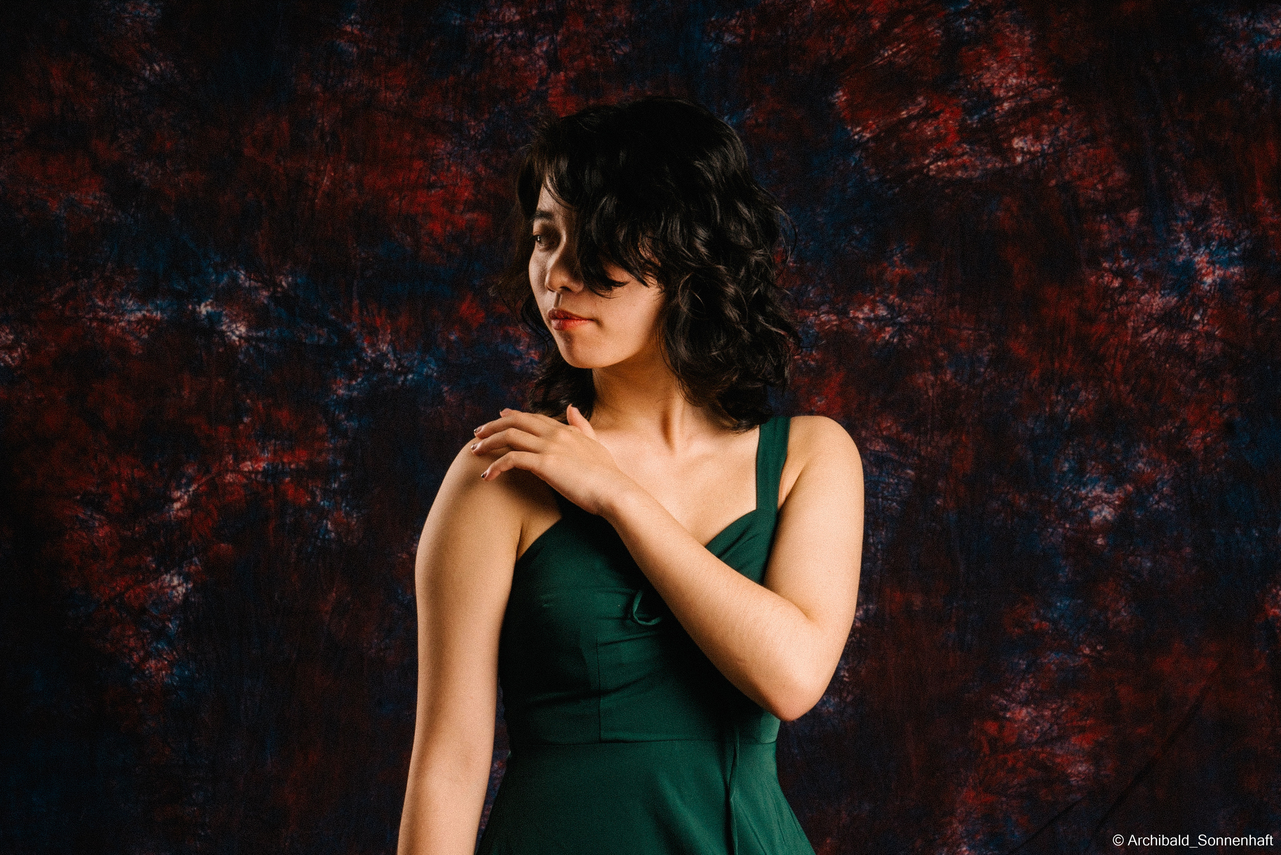 谭璐珩 (Tan Lu Heng), 2021-11. Photographer in Guangzhou, China. Archibald Sonnenhaft