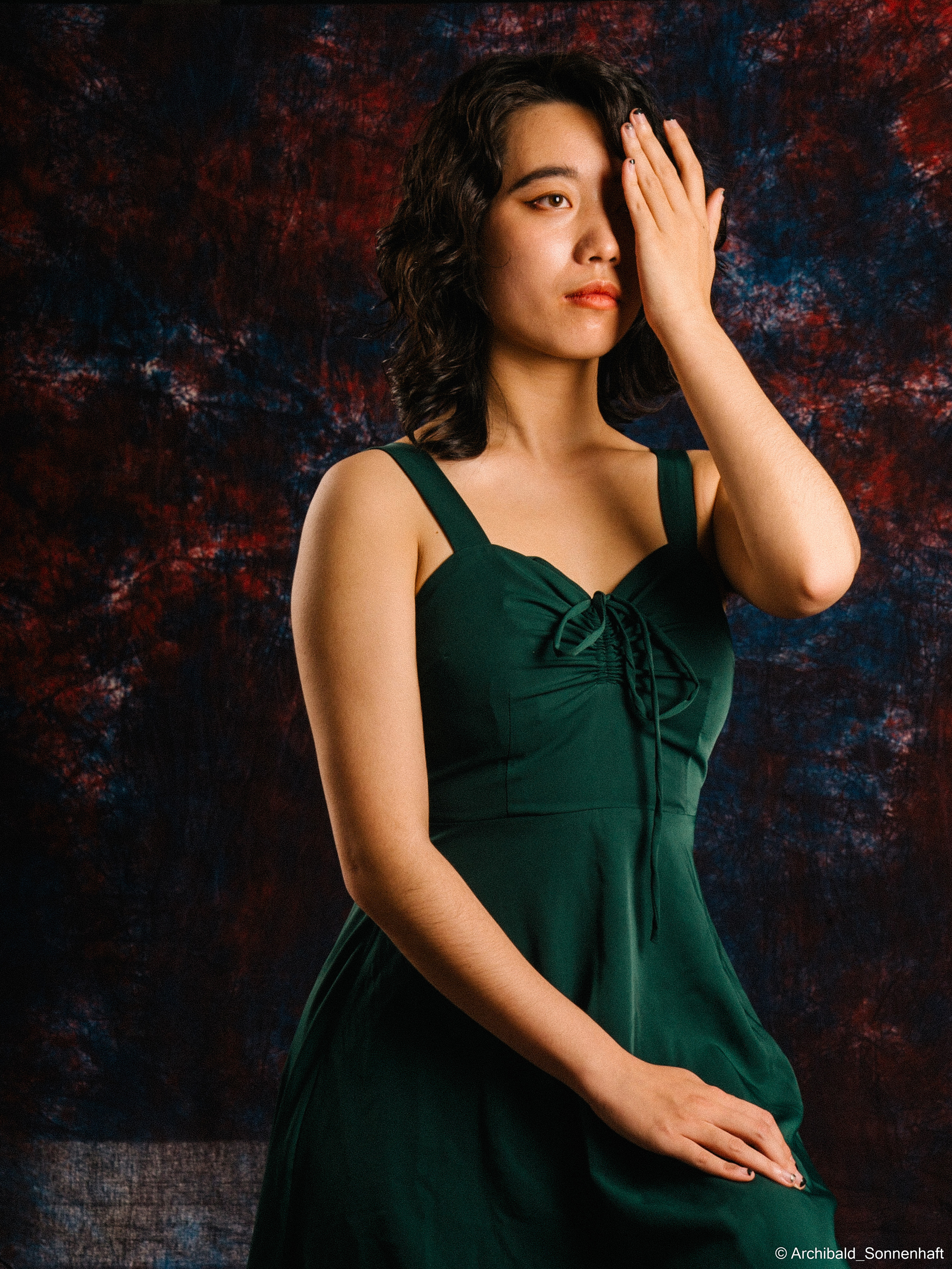 谭璐珩 (Tan Lu Heng), 2021-11. Photographer in Guangzhou, China. Archibald Sonnenhaft