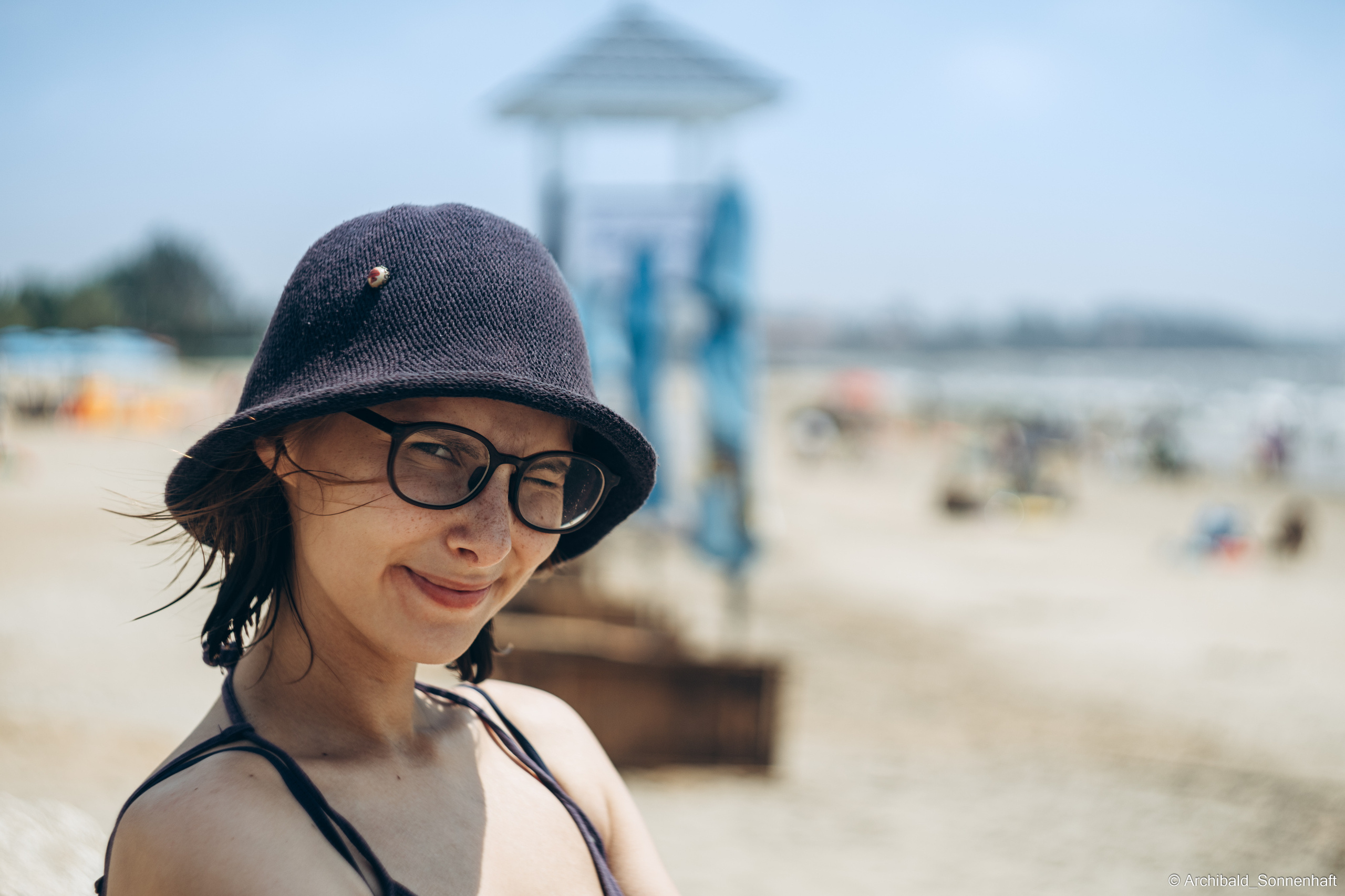 Alina Ermakova, student of Tianjin University. Photographer in Guangzhou, China. Archibald Sonnenhaft