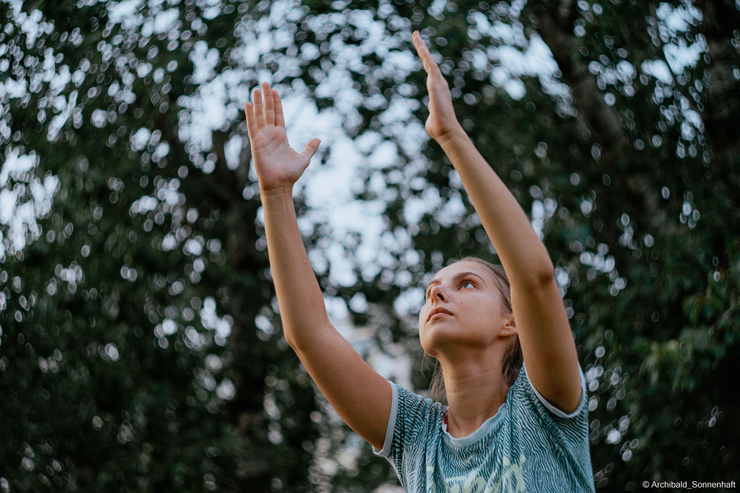 Alina Ermakova, student of Tianjin University. Photographer in Guangzhou, China. Archibald Sonnenhaft