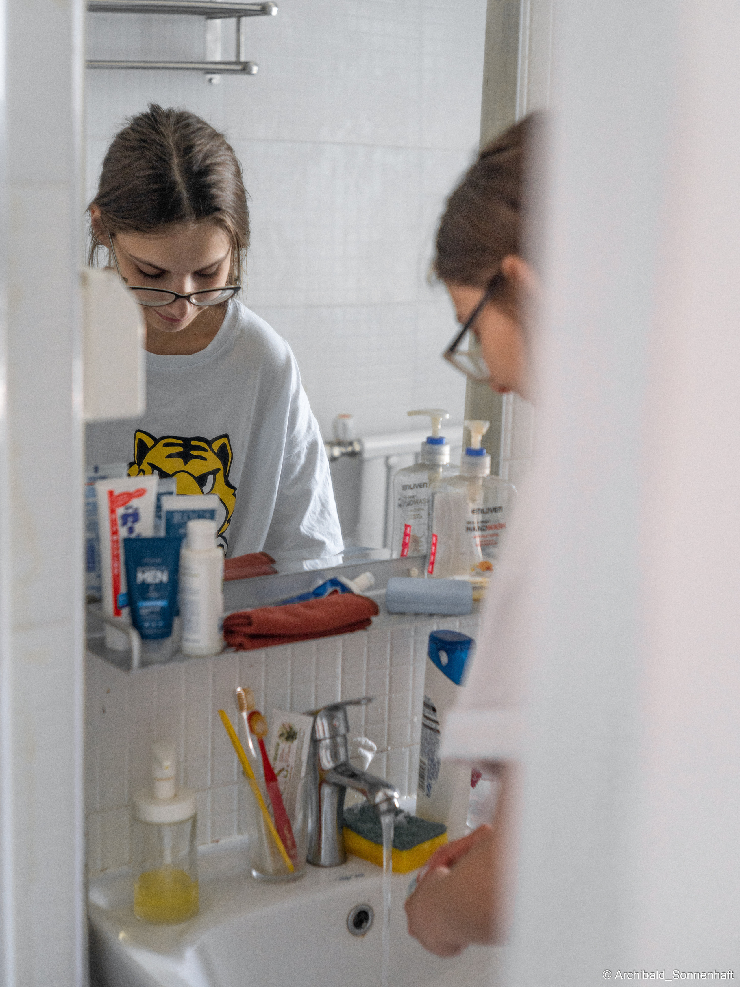 Alina Ermakova, student of Tianjin University. Photographer in Guangzhou, China. Archibald Sonnenhaft