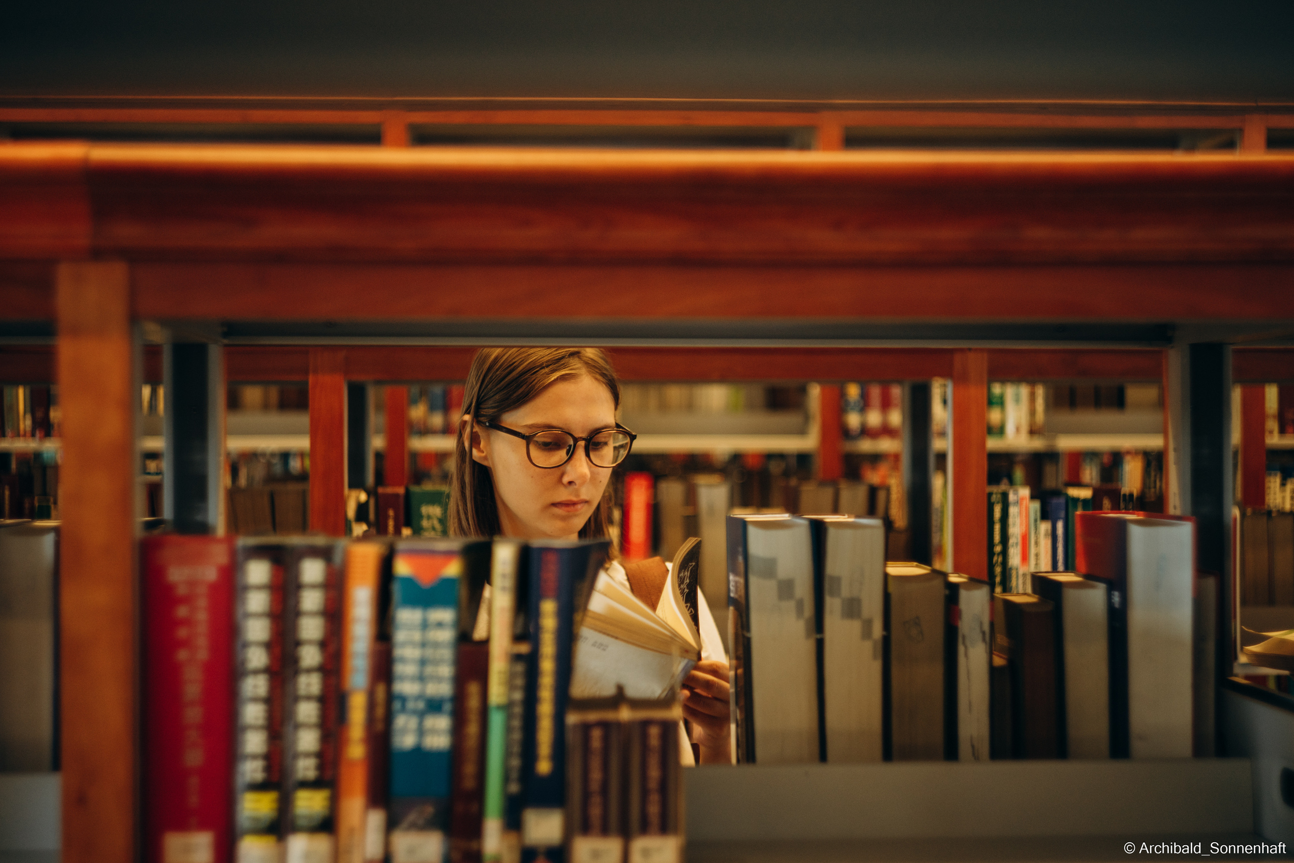 Alina Ermakova, student of Tianjin University. Photographer in Guangzhou, China. Archibald Sonnenhaft