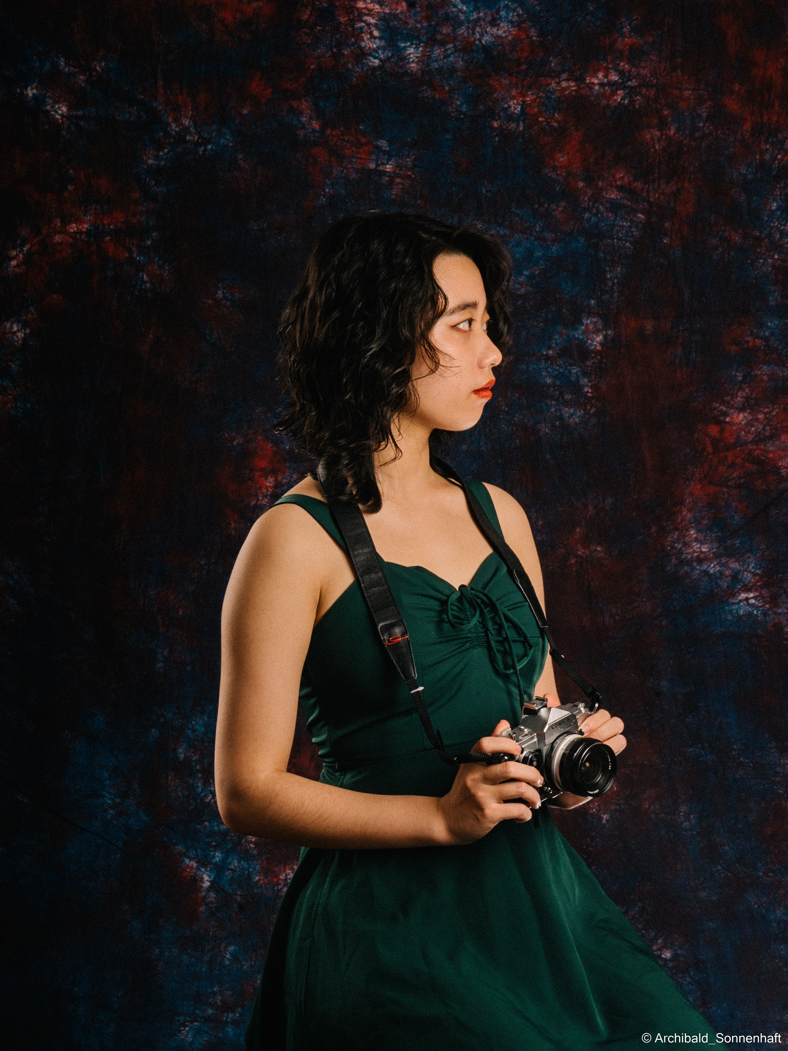 谭璐珩 (Tan Lu Heng), 2021-11. Photographer in Guangzhou, China. Archibald Sonnenhaft