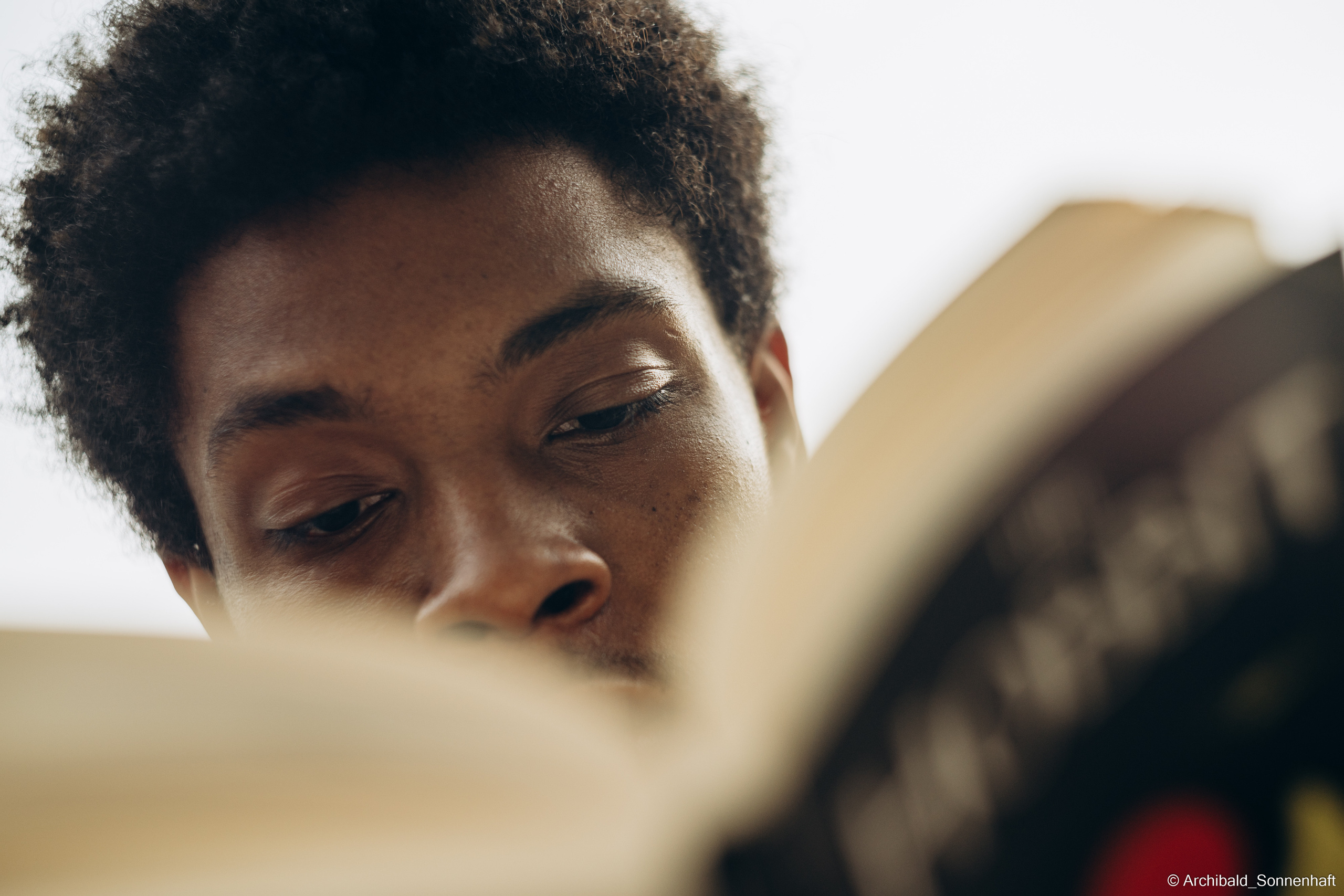 Dilan, Student of Tianjin University. Photographer in Guangzhou, China. Archibald Sonnenhaft