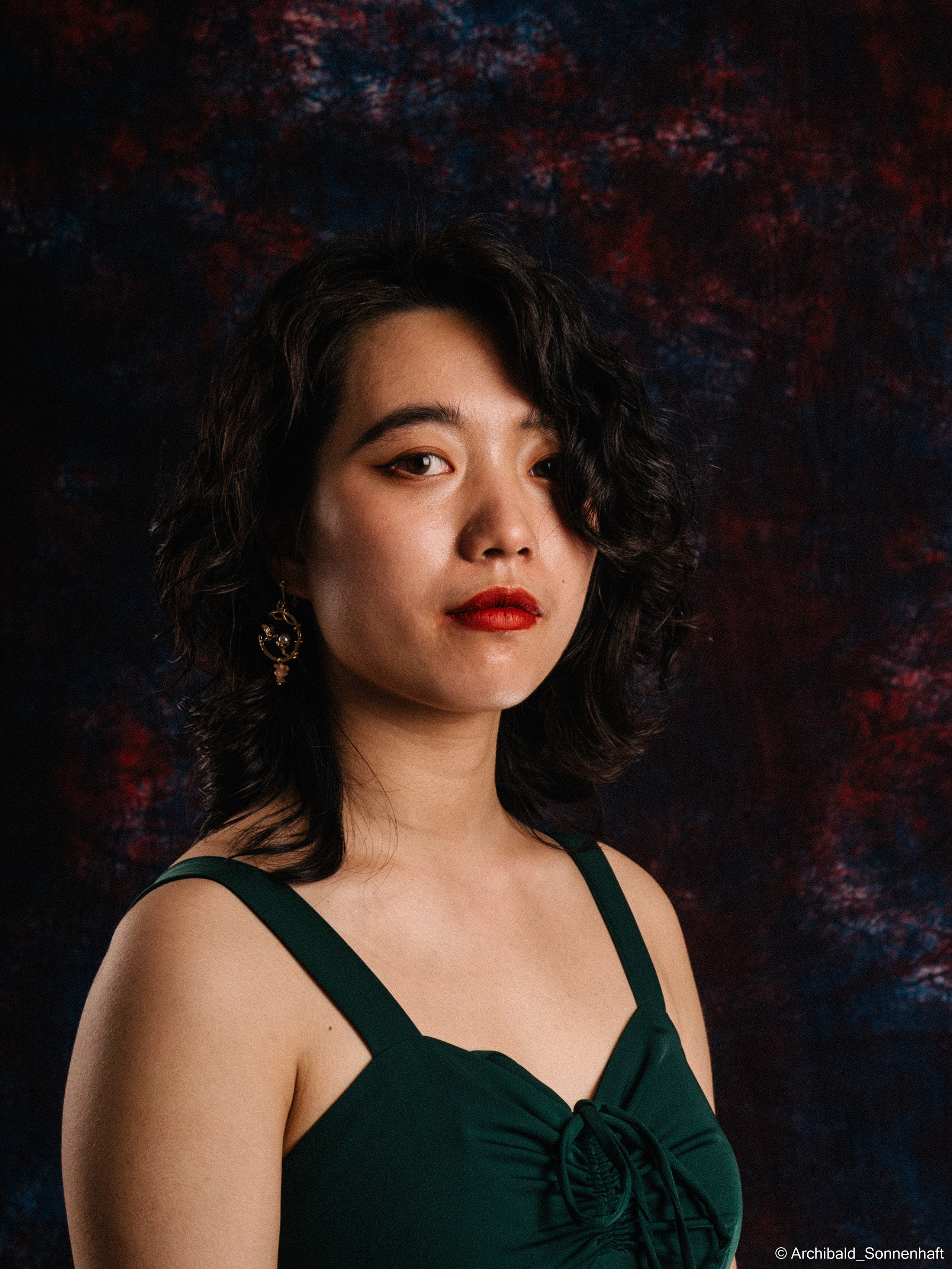 谭璐珩 (Tan Lu Heng), 2021-11. Photographer in Guangzhou, China. Archibald Sonnenhaft