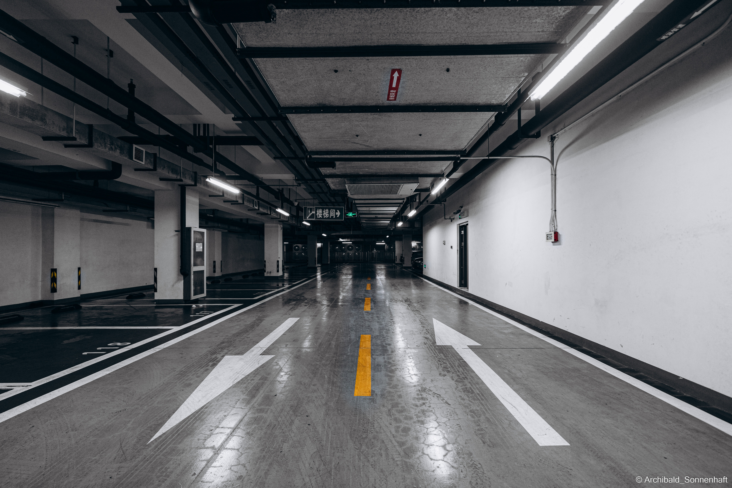 Points lines and planes among us. Photographer in Guangzhou, China. Archibald Sonnenhaft