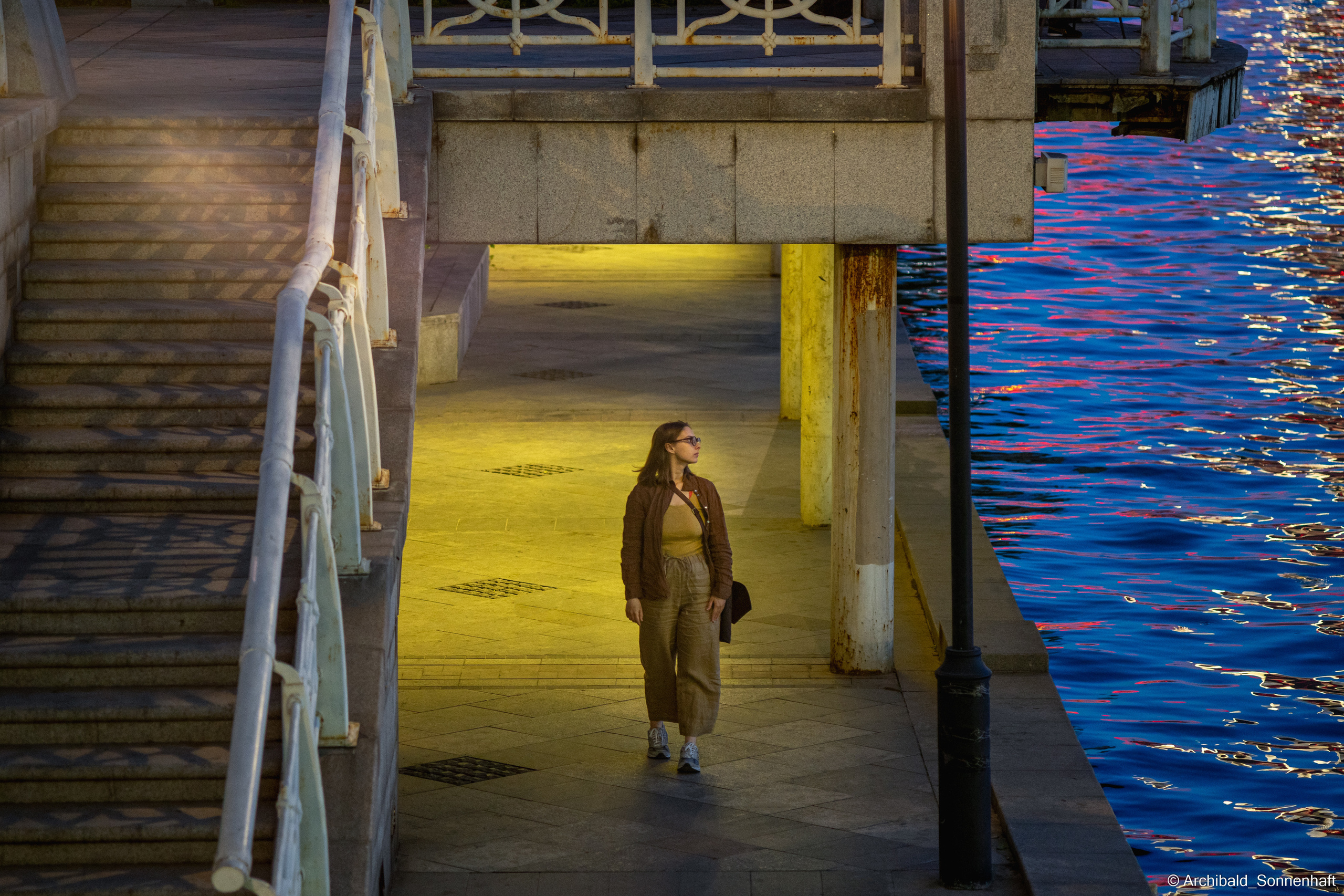 Alina Ermakova, student of Tianjin University. Photographer in Guangzhou, China. Archibald Sonnenhaft