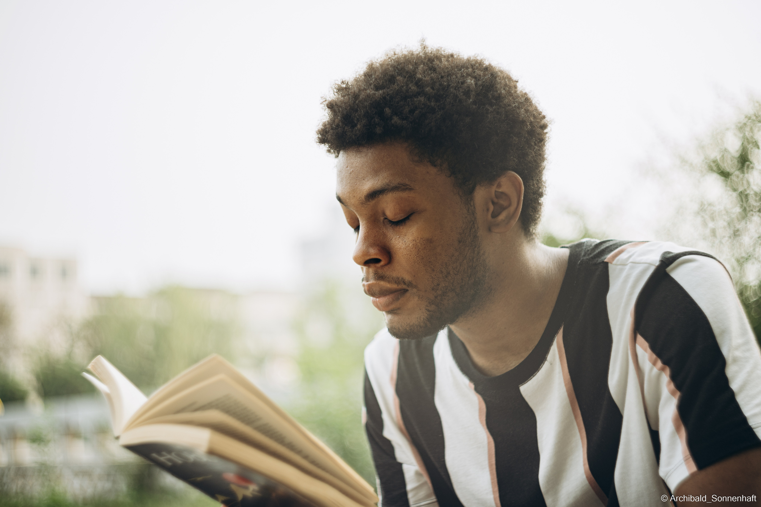 Dilan, Student of Tianjin University. Photographer in Guangzhou, China. Archibald Sonnenhaft