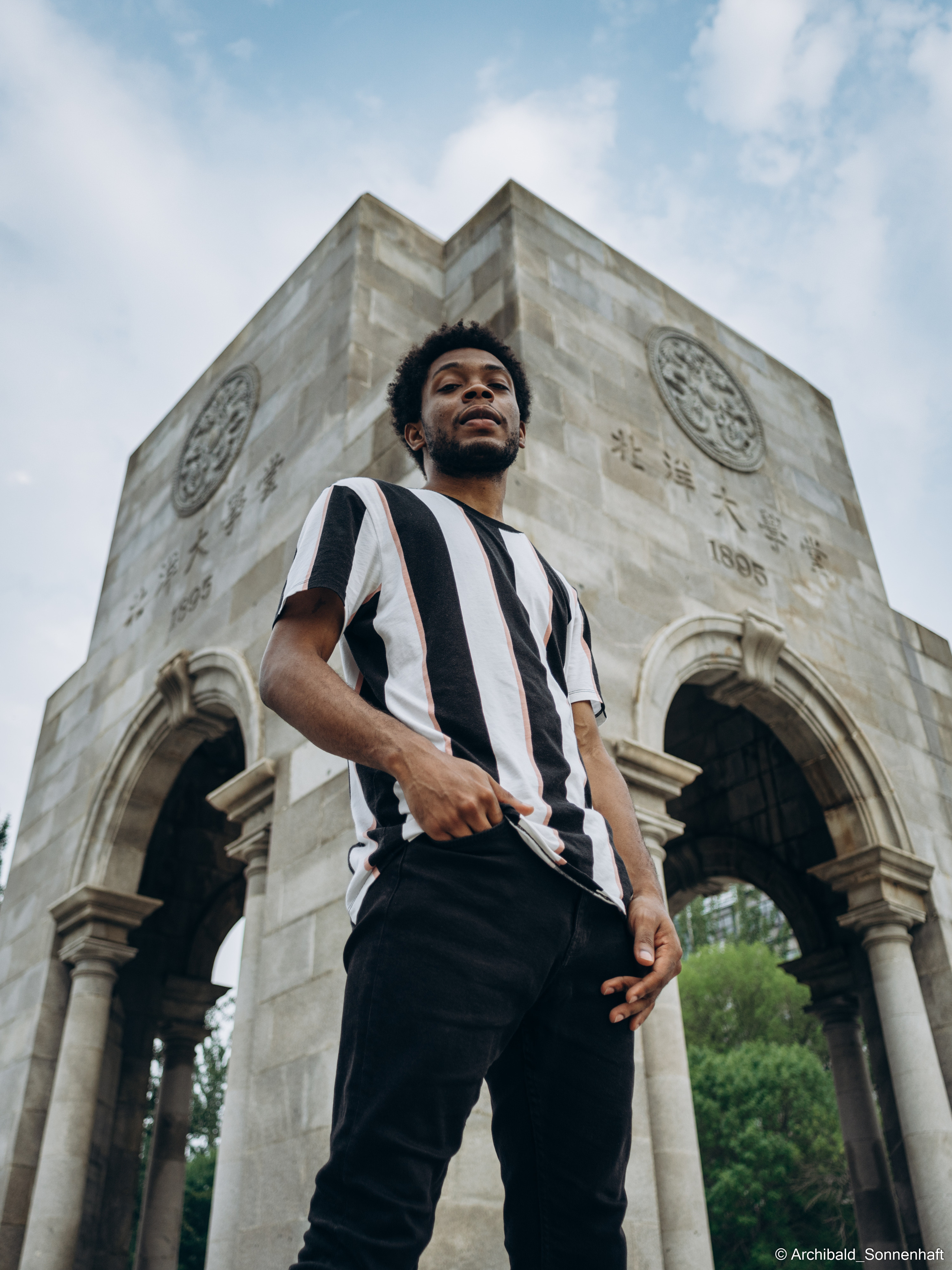 Dilan, Student of Tianjin University. Photographer in Guangzhou, China. Archibald Sonnenhaft