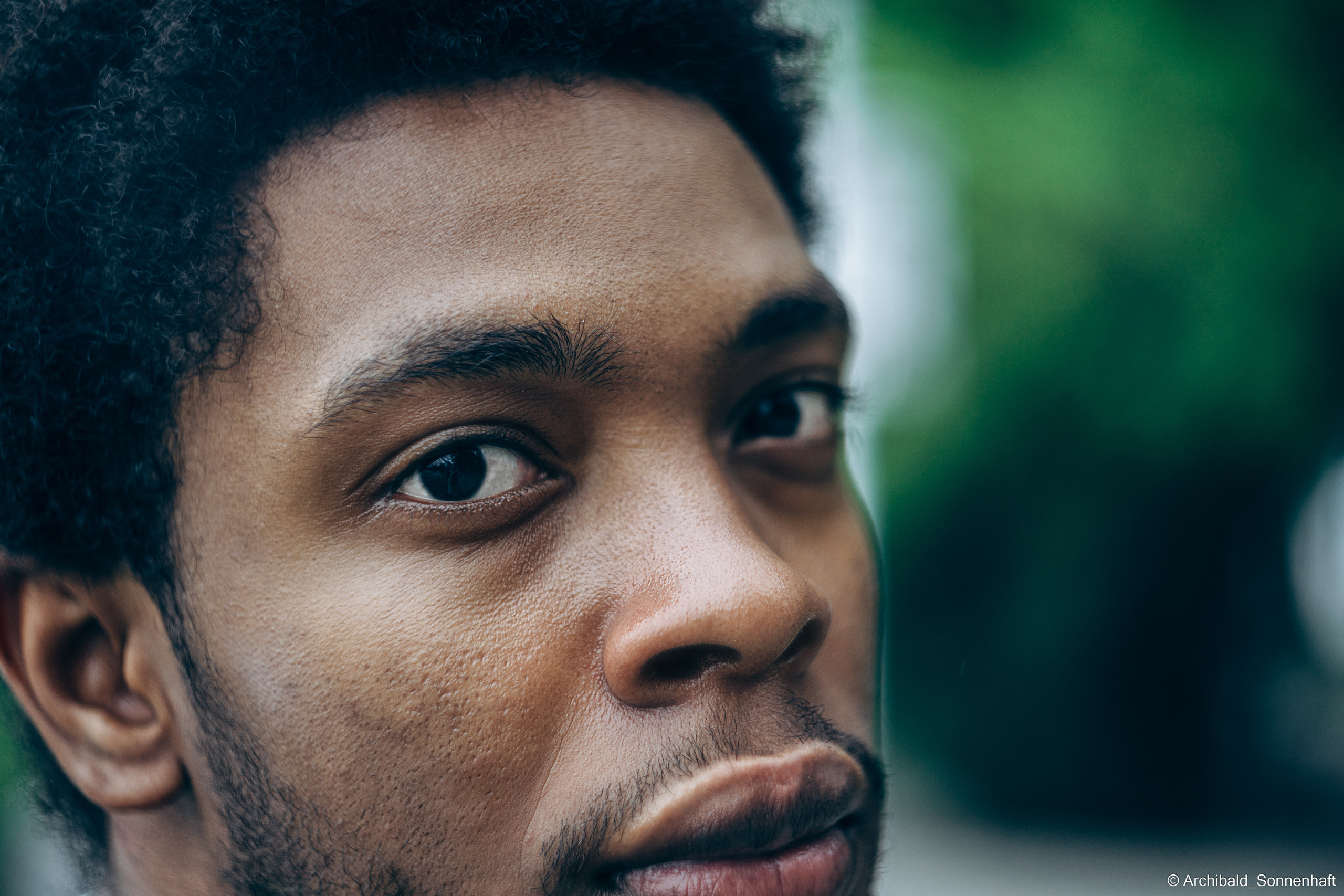 Dilan, Student of Tianjin University. Photographer in Guangzhou, China. Archibald Sonnenhaft