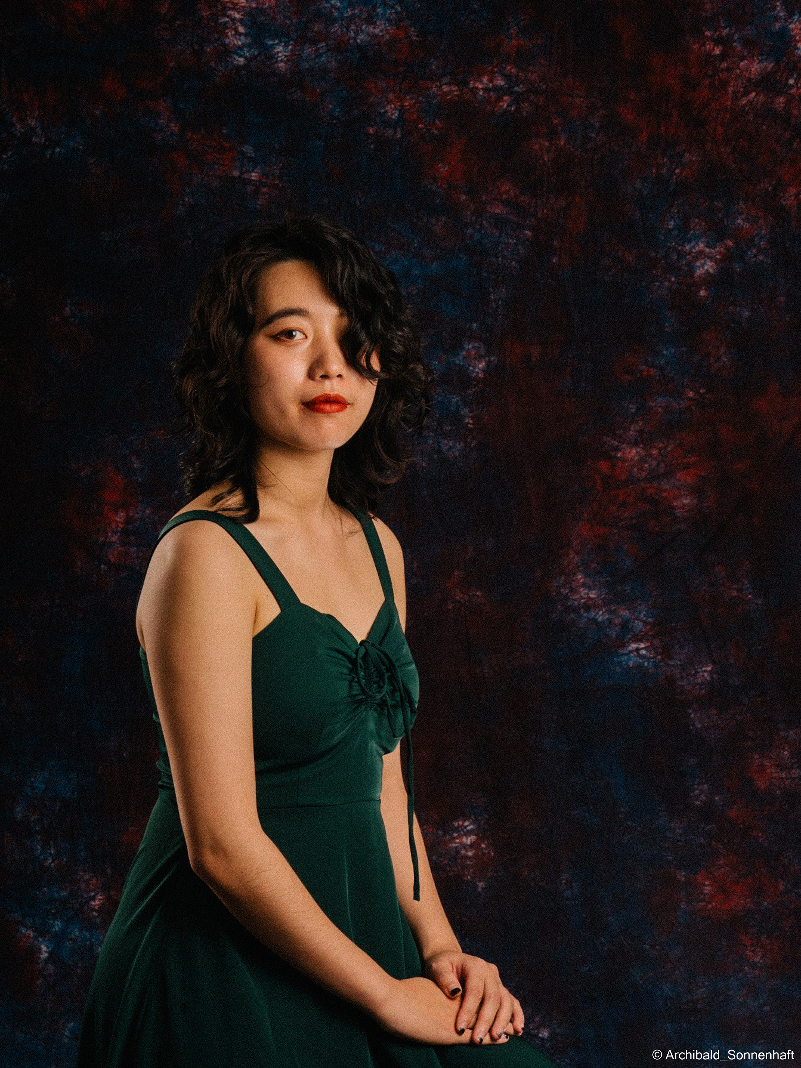 谭璐珩 (Tan Lu Heng), 2021-11. Photographer in Guangzhou, China. Archibald Sonnenhaft