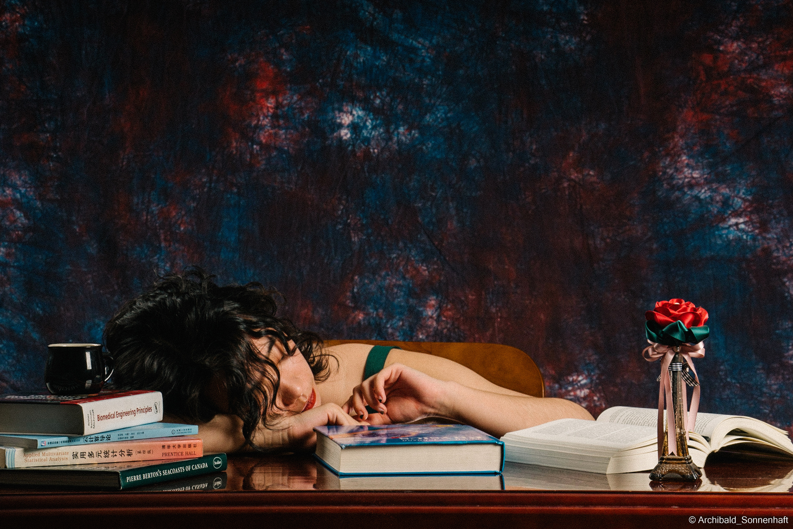 谭璐珩 (Tan Lu Heng), 2021-11. Photographer in Guangzhou, China. Archibald Sonnenhaft