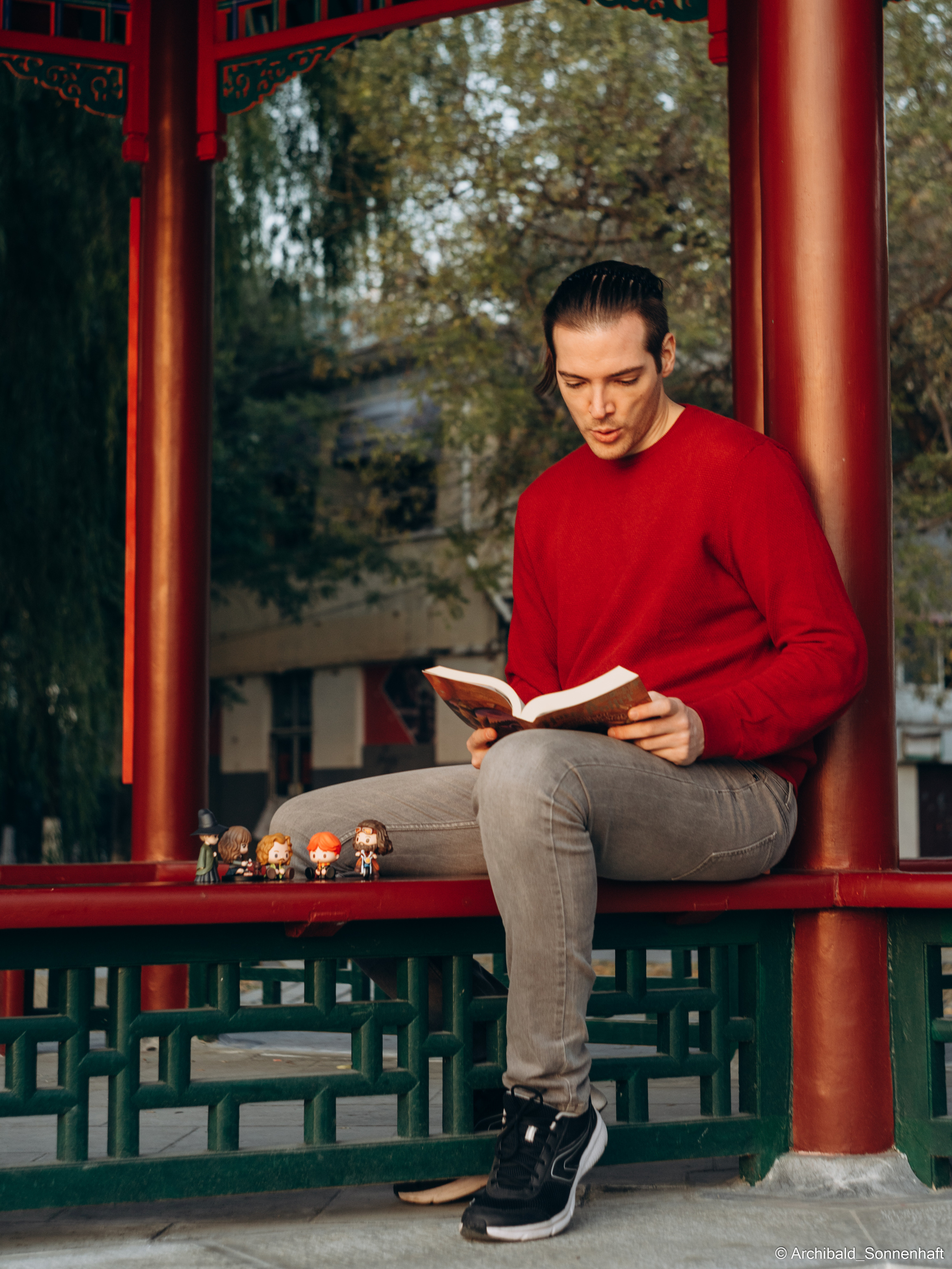 Juan Manuel, 2022.11. Photographer in Guangzhou, China. Archibald Sonnenhaft